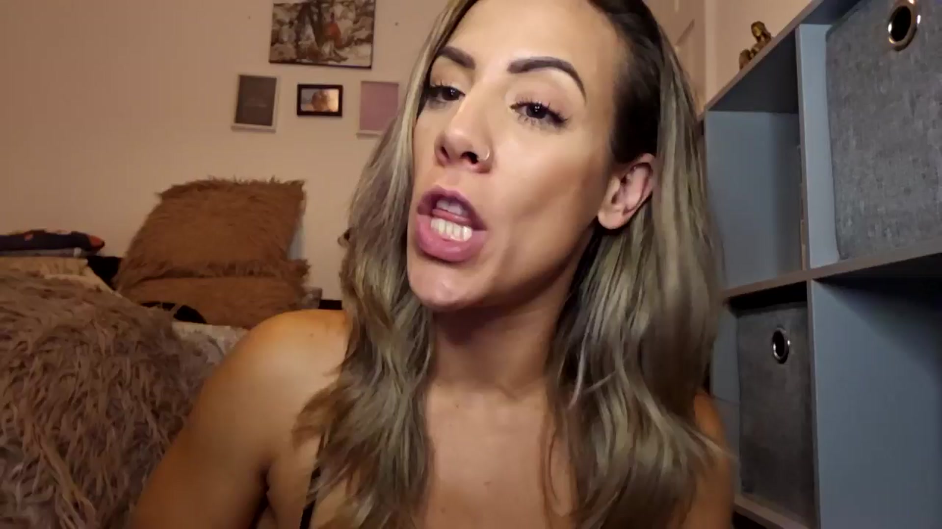 Gallery image thumbnail from MissJ's myfreecams stream on, 10/07/2024, 24:56 image 16 of 20