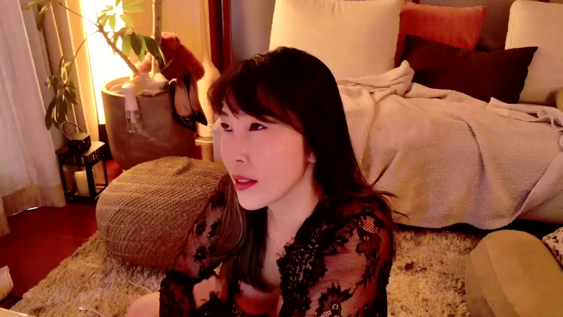 Gallery image thumbnail from MissJAPAN's myfreecams stream on, 03/03/2025, 08:53 image 14 of 20