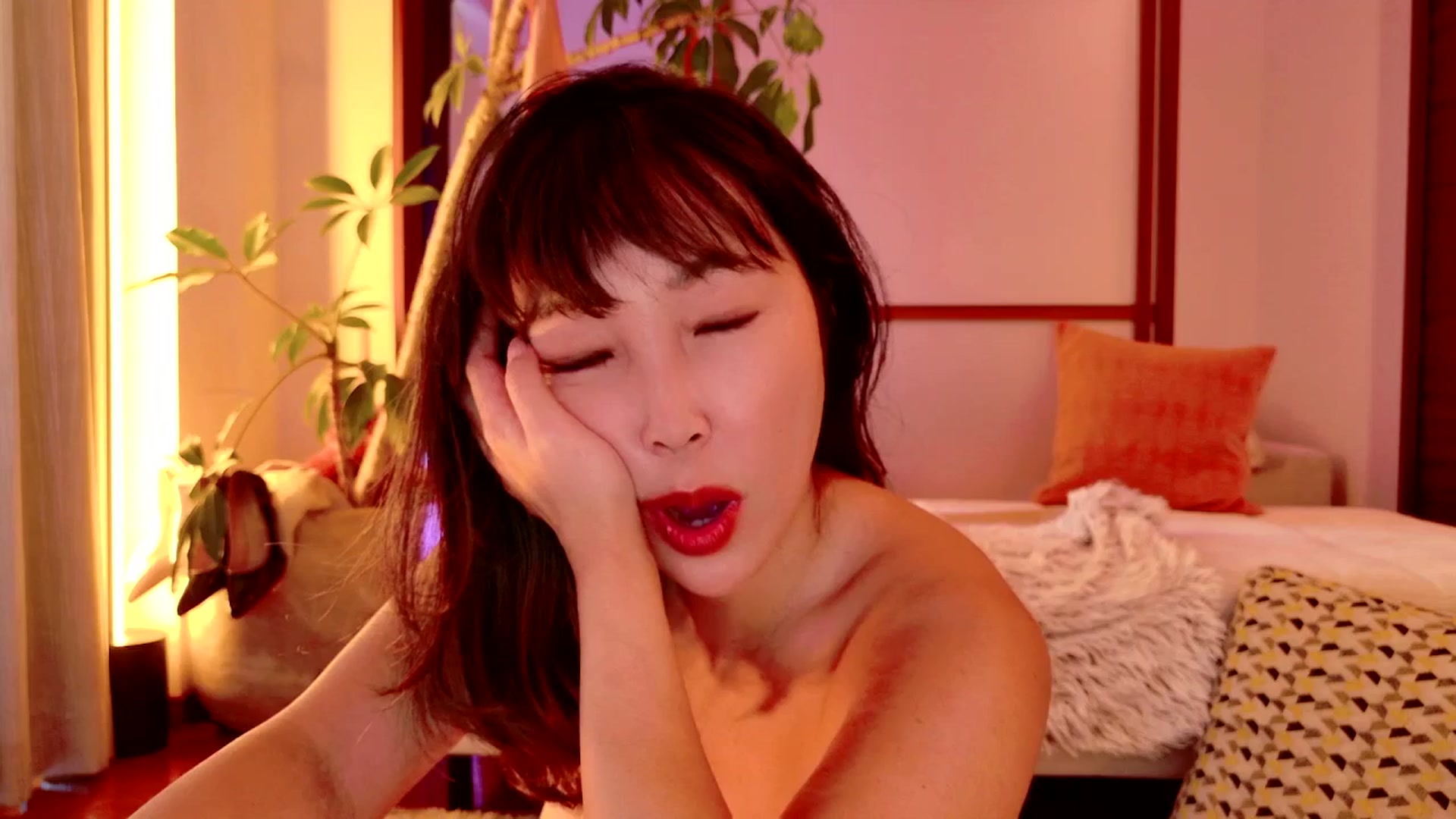 Gallery image thumbnail from MissJAPAN's myfreecams stream on, 03/22/2025, 08:12 image 18 of 20