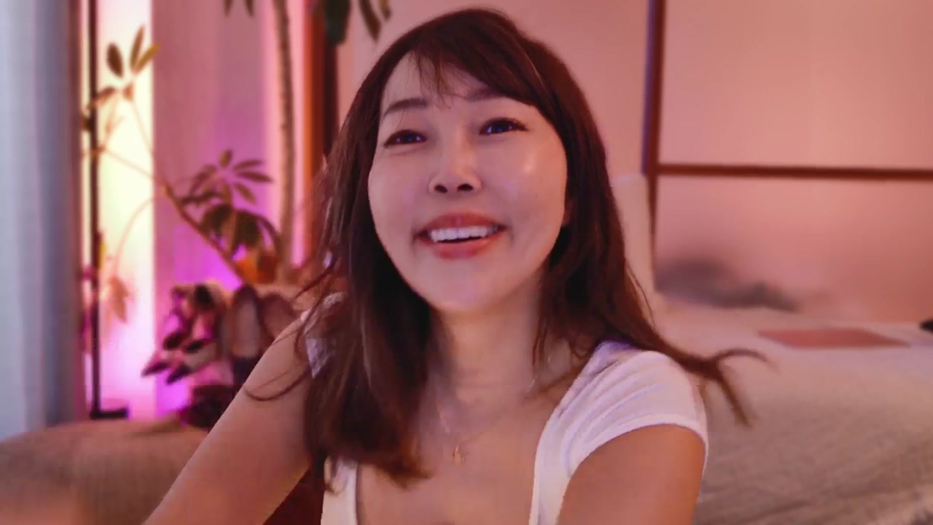 Gallery image thumbnail from MissJAPAN's myfreecams stream on, 04/29/2025, 08:23 image 5 of 20