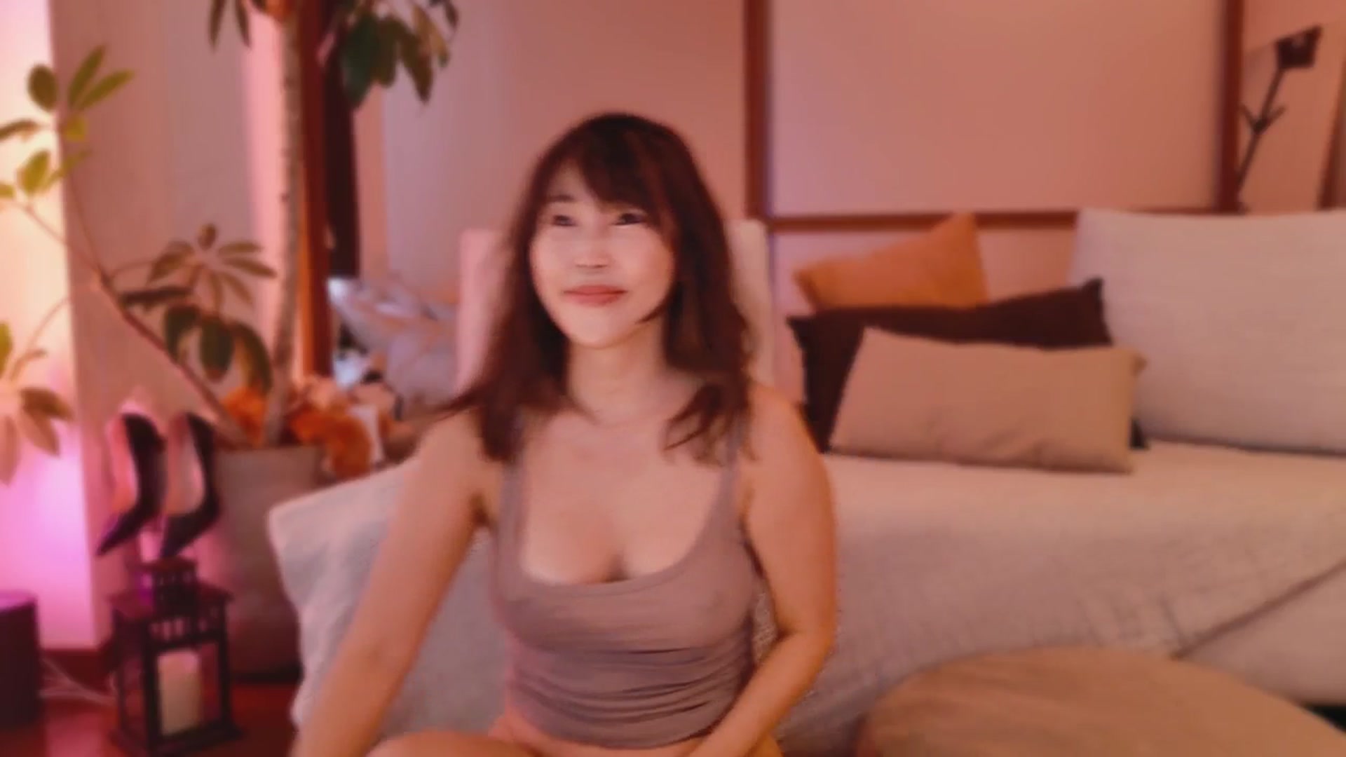 Gallery image thumbnail from MissJAPAN's myfreecams stream on, 05/07/2025, 07:32 image 2 of 20