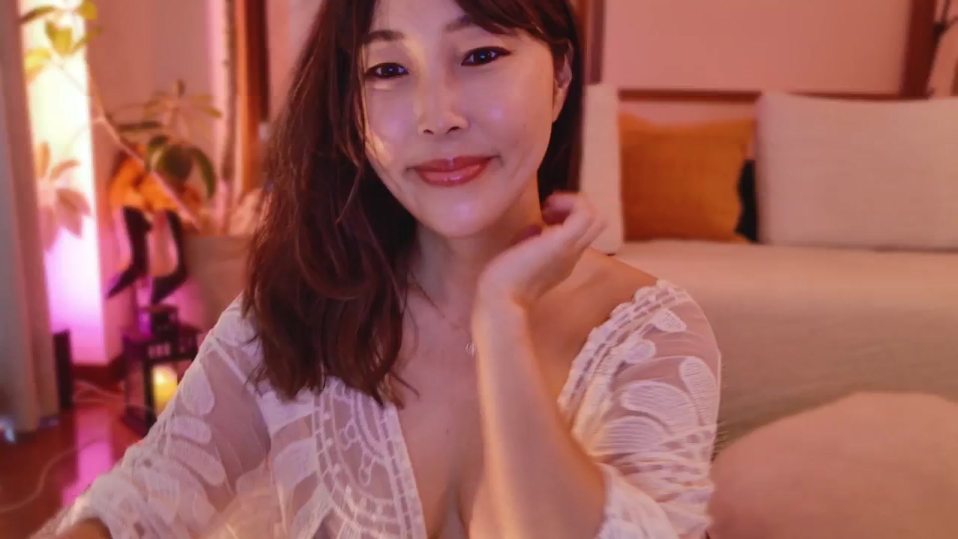 Gallery image thumbnail from MissJAPAN's myfreecams stream on, 05/10/2025, 08:55 image 10 of 20