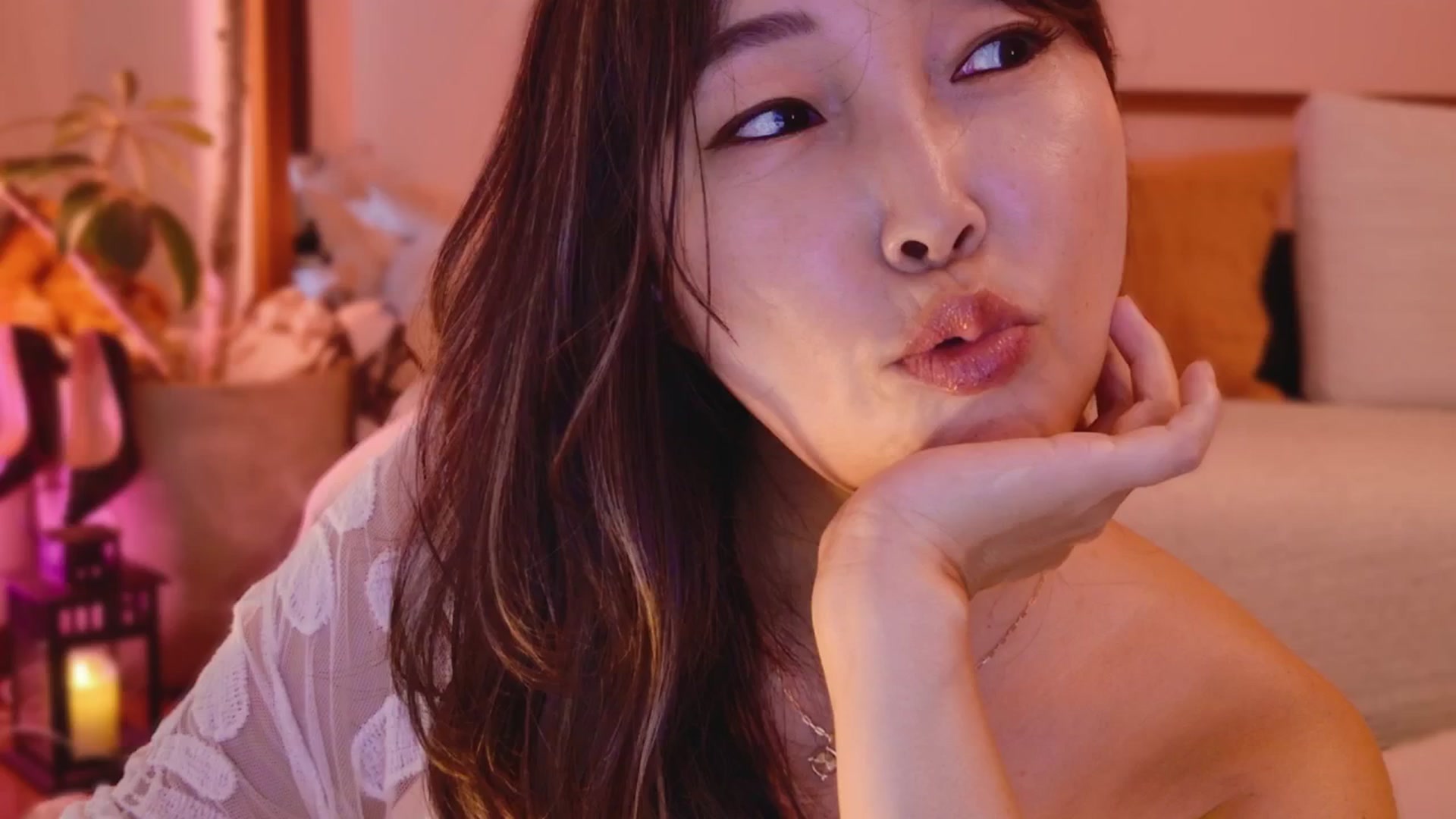 Gallery image thumbnail from MissJAPAN's myfreecams stream on, 05/10/2025, 08:55 image 6 of 20