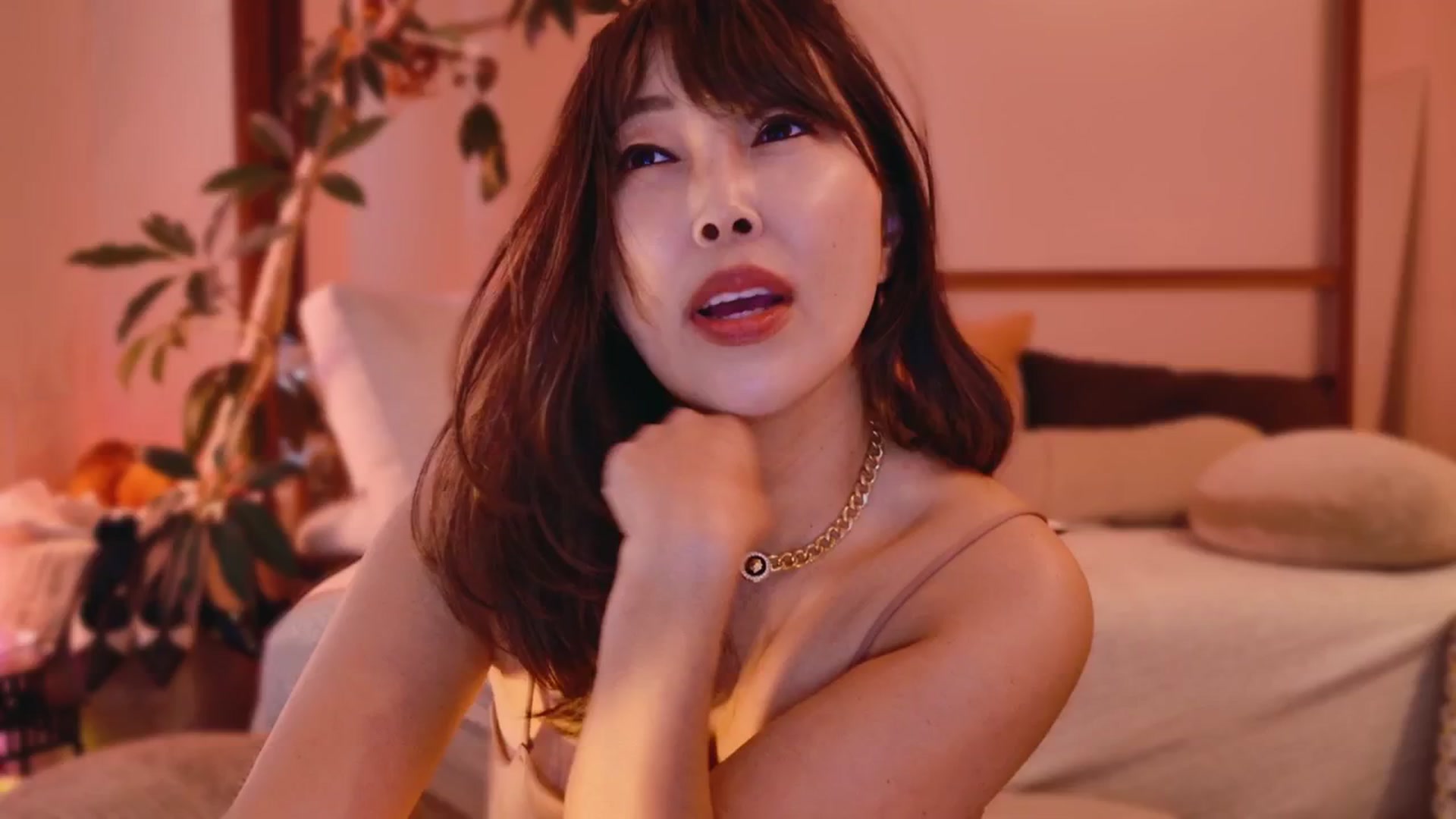 Gallery image thumbnail from MissJAPAN's myfreecams stream on, 05/25/2025, 07:32 image 17 of 20
