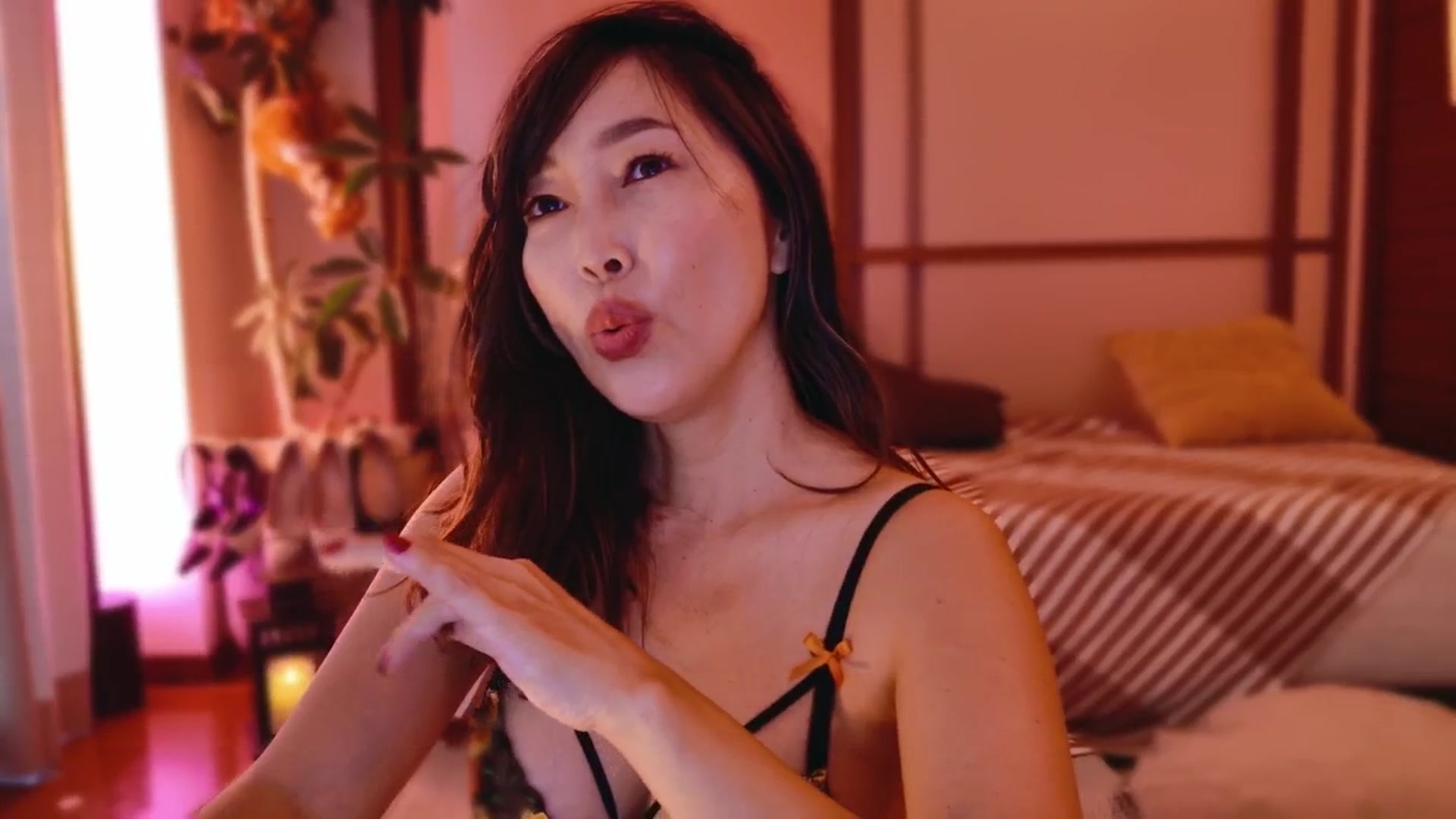 Gallery image thumbnail from MissJAPAN's myfreecams stream on, 06/07/2025, 08:25 image 11 of 20