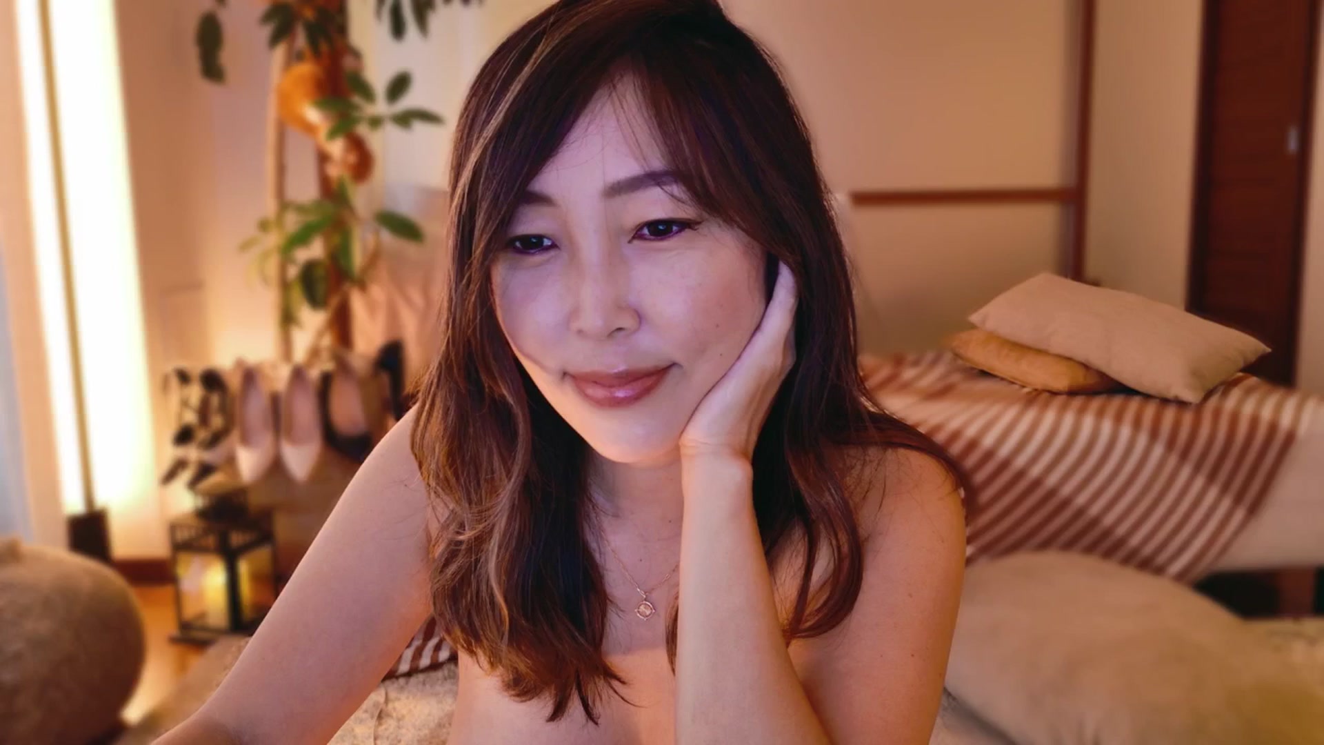 Gallery image thumbnail from MissJAPAN's myfreecams stream on, 06/11/2025, 06:30 image 12 of 20