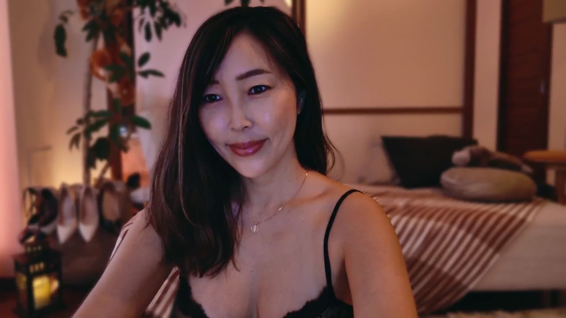 Gallery image thumbnail from MissJAPAN's myfreecams stream on, 06/15/2025, 06:25 image 17 of 20