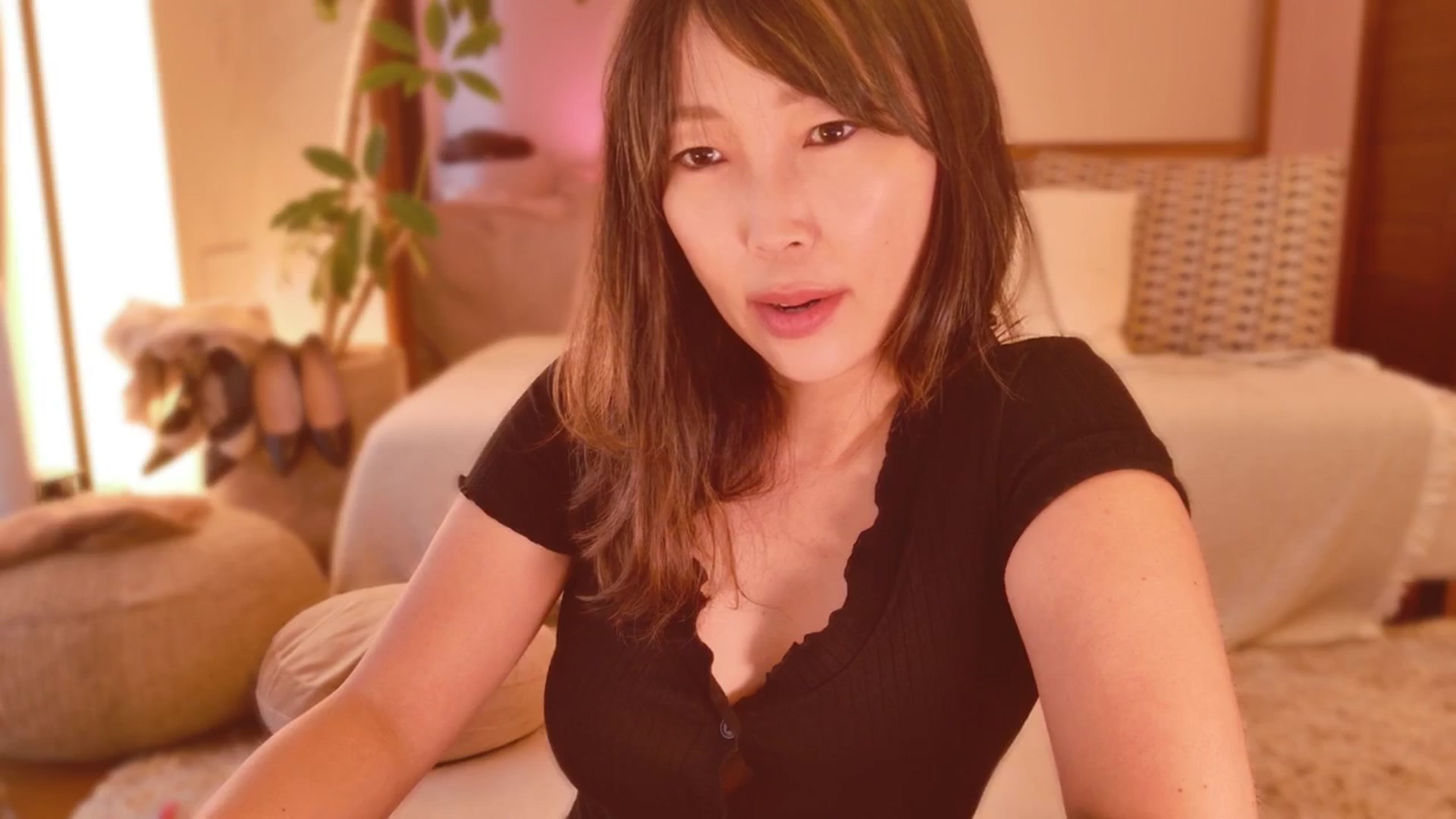 Gallery image thumbnail from MissJAPAN's myfreecams stream on, 08/14/2025, 05:57 image 9 of 20