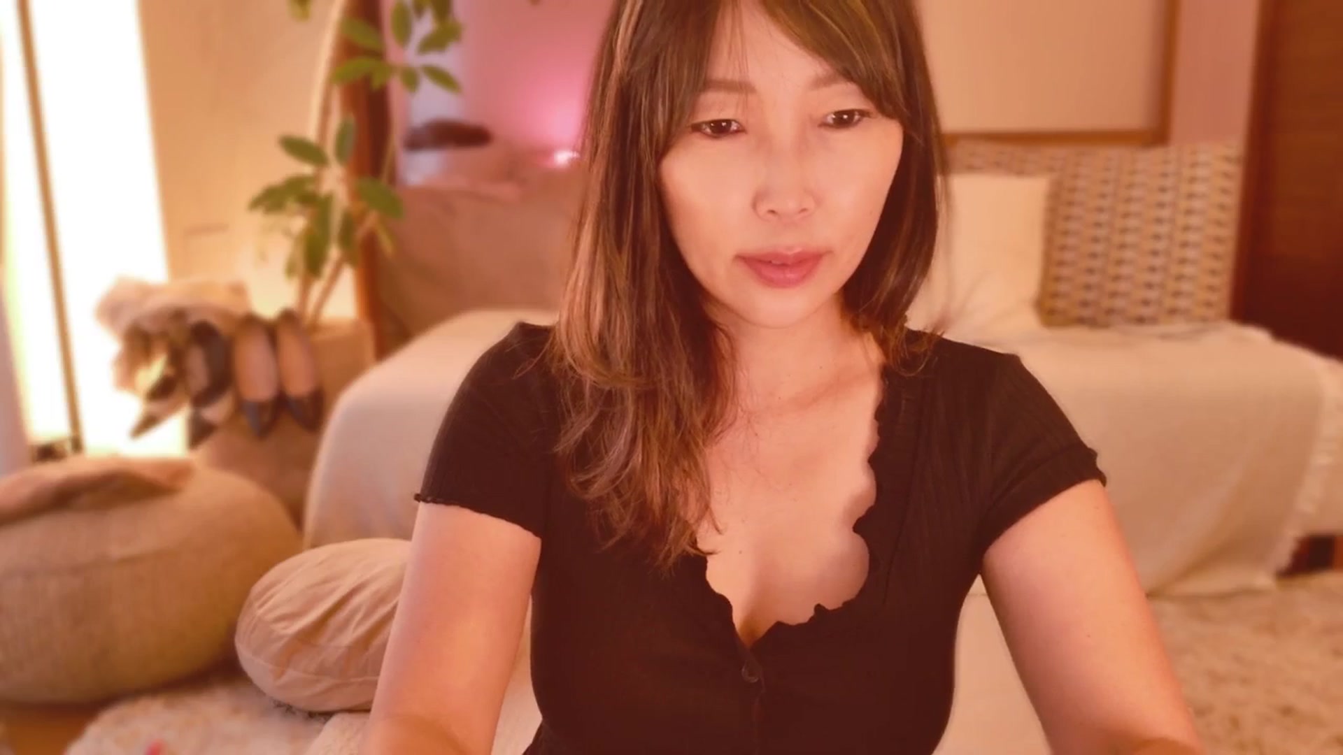 Gallery image thumbnail from MissJAPAN's myfreecams stream on, 08/14/2025, 05:57 image 8 of 20