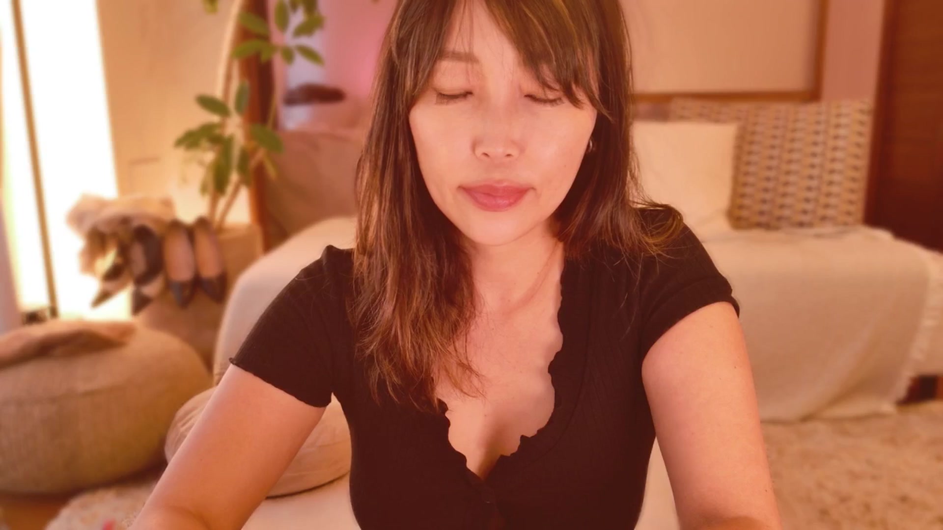 Gallery image thumbnail from MissJAPAN's myfreecams stream on, 08/14/2025, 05:57 image 6 of 20