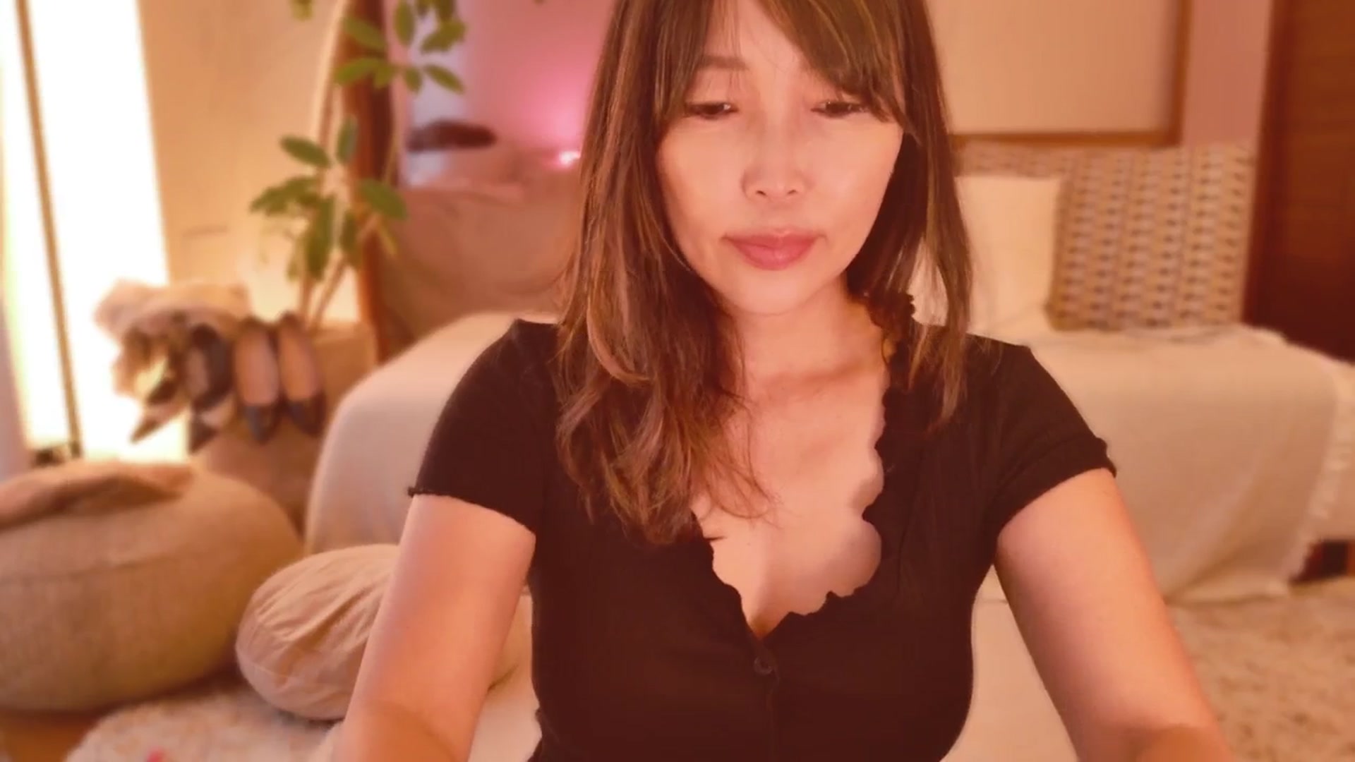 Gallery image thumbnail from MissJAPAN's myfreecams stream on, 08/14/2025, 05:57 image 5 of 20