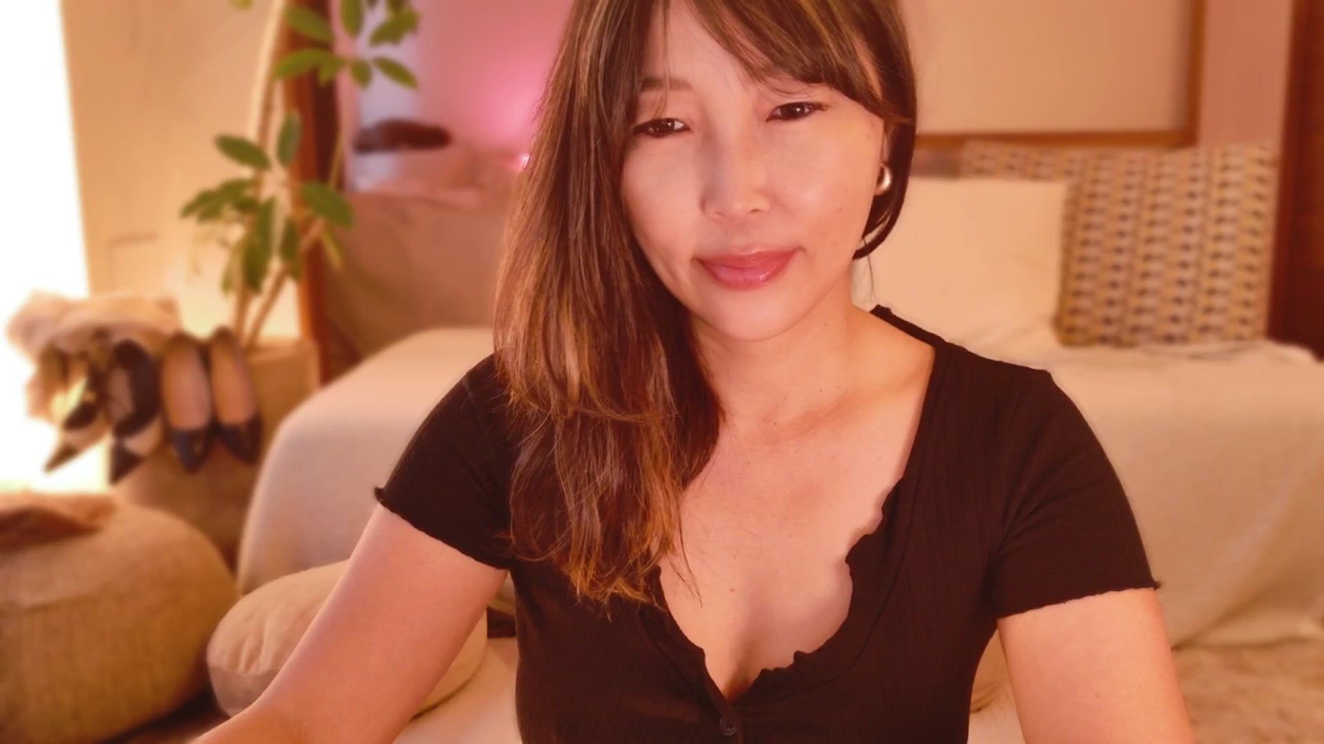 Gallery image thumbnail from MissJAPAN's myfreecams stream on, 08/14/2025, 06:56 image 5 of 20
