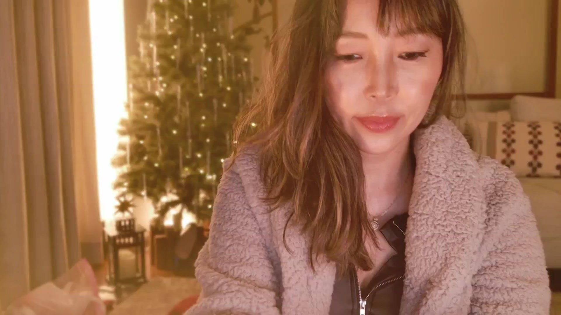 Gallery image thumbnail from MissJAPAN's myfreecams stream on, 12/14/2025, 09:41 image 18 of 20