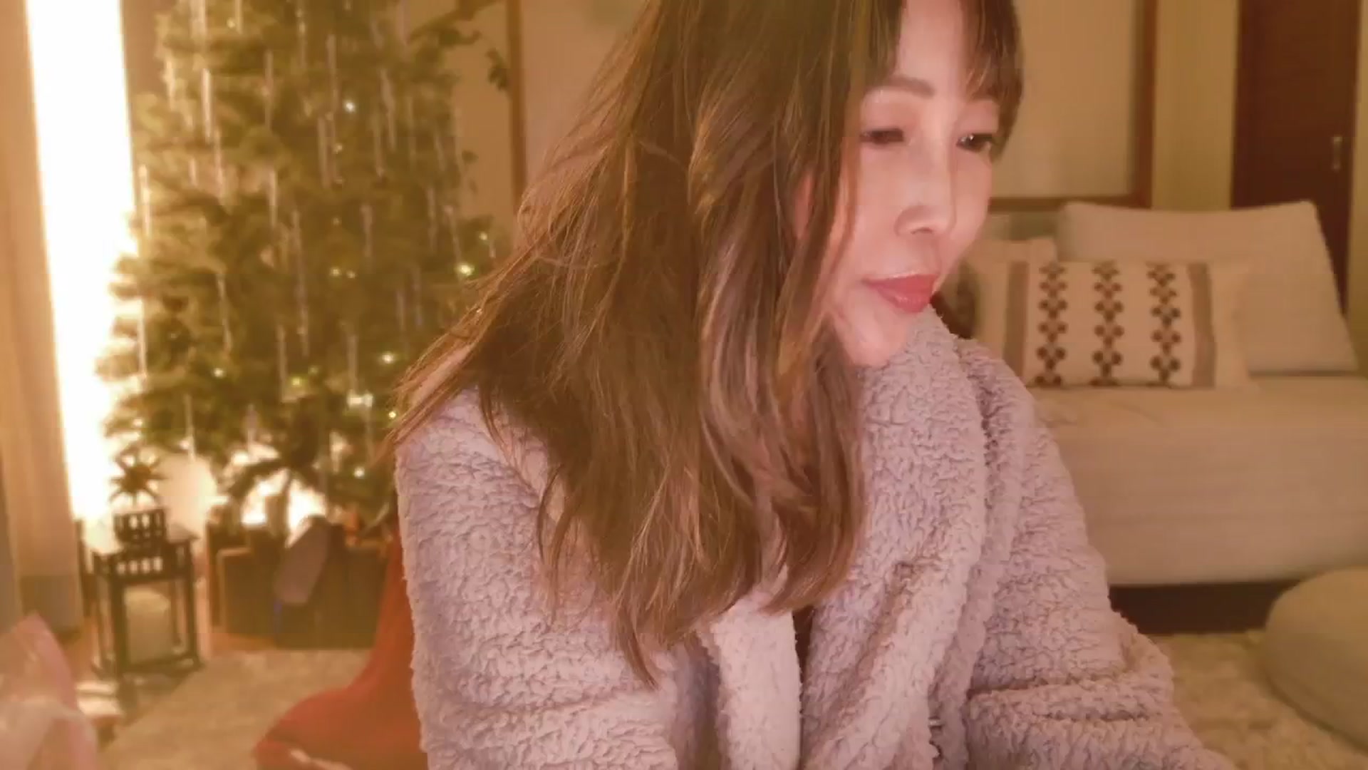 Gallery image thumbnail from MissJAPAN's myfreecams stream on, 12/14/2025, 09:41 image 10 of 20