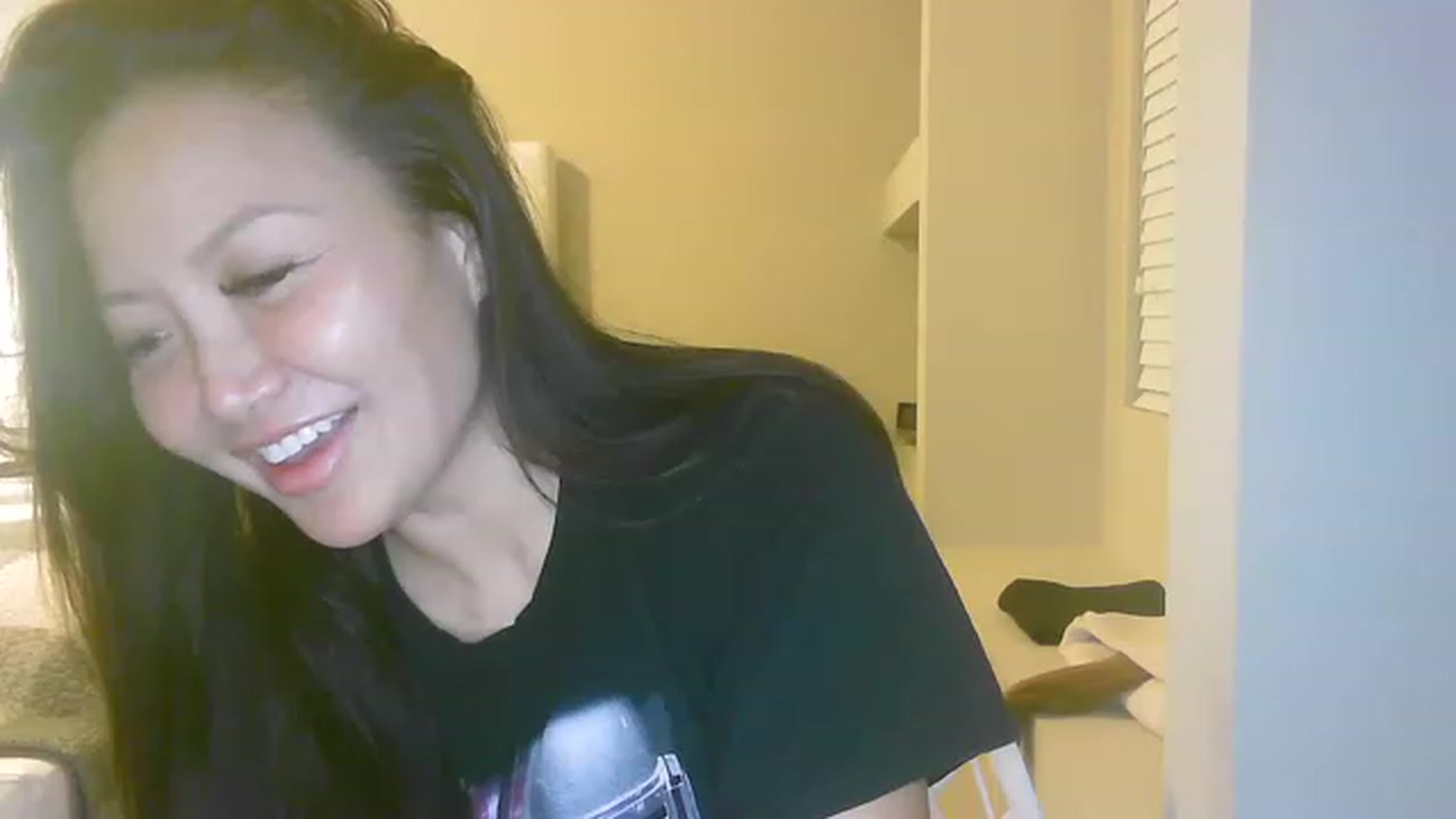 Gallery image thumbnail from MissJaeLee's myfreecams stream on, 12/19/2022, 06:29 image 18 of 20
