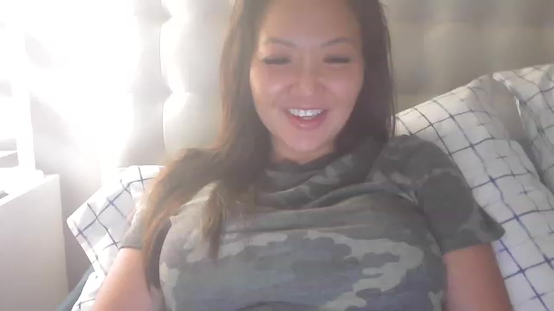 Gallery image thumbnail from MissJaeLee's myfreecams stream on, 12/20/2022, 07:18 image 11 of 20
