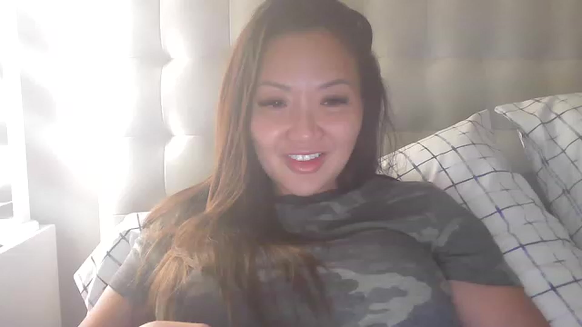 Gallery image thumbnail from MissJaeLee's myfreecams stream on, 12/20/2022, 07:18 image 12 of 20