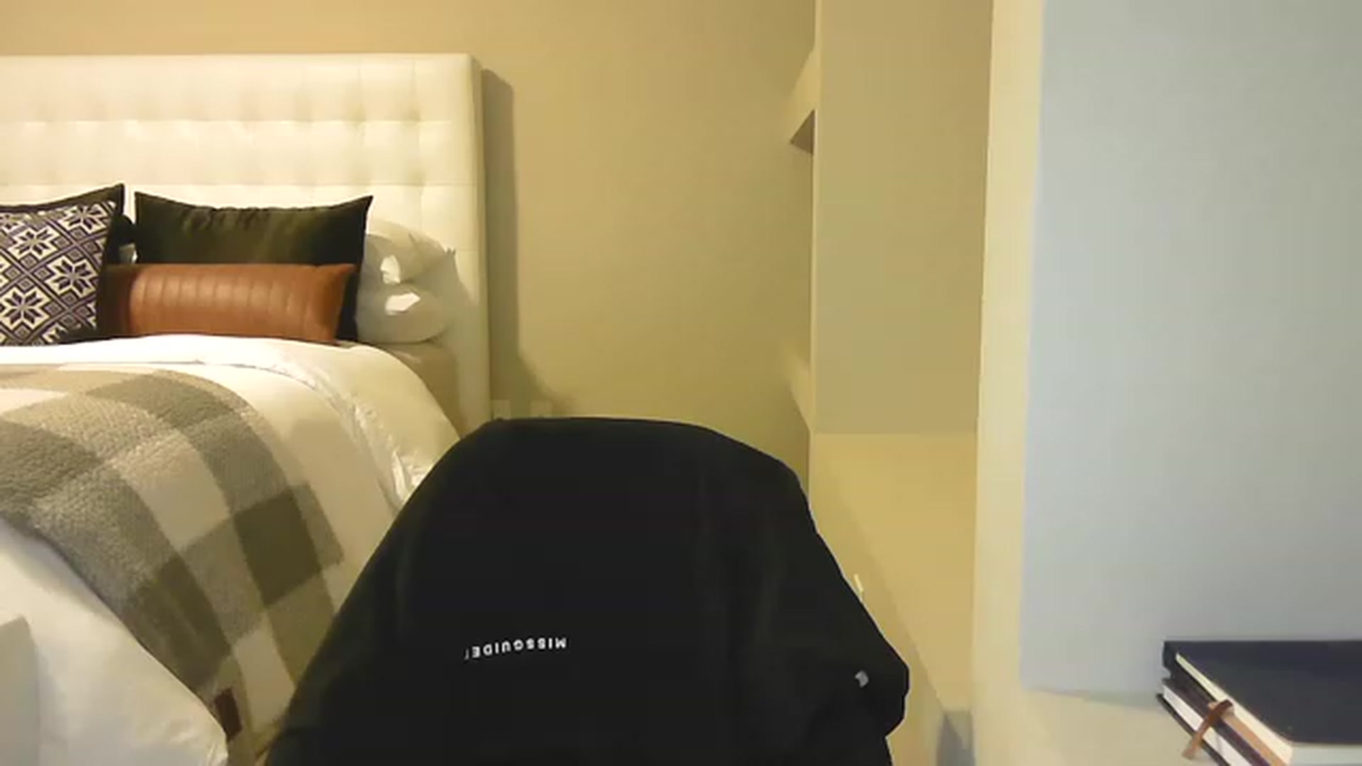 Gallery image thumbnail from MissJaeLee's myfreecams stream on, 01/18/2023, 06:02 image 14 of 20