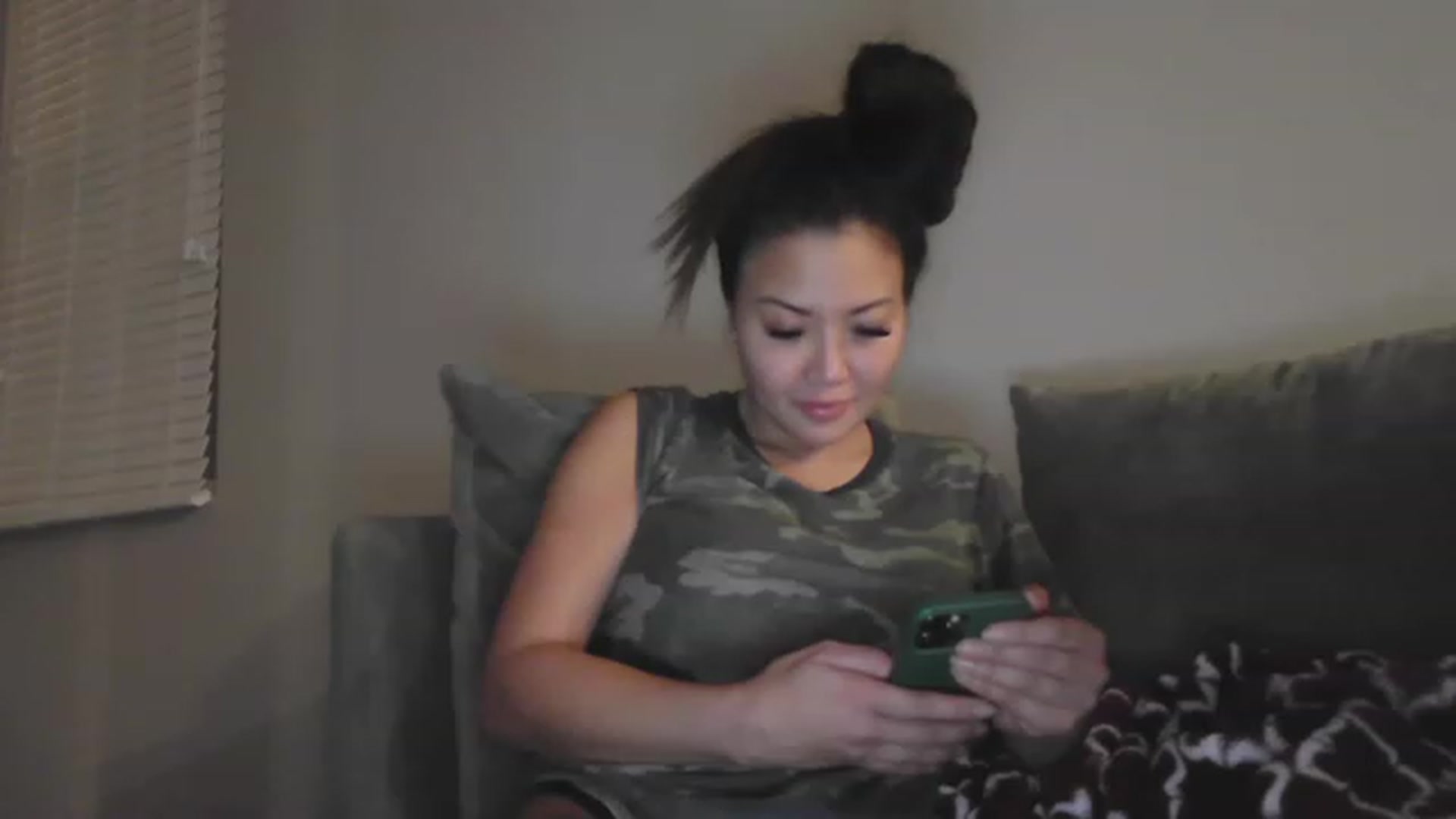 Gallery image thumbnail from MissJaeLee's myfreecams stream on, 03/21/2023, 04:01 image 8 of 20