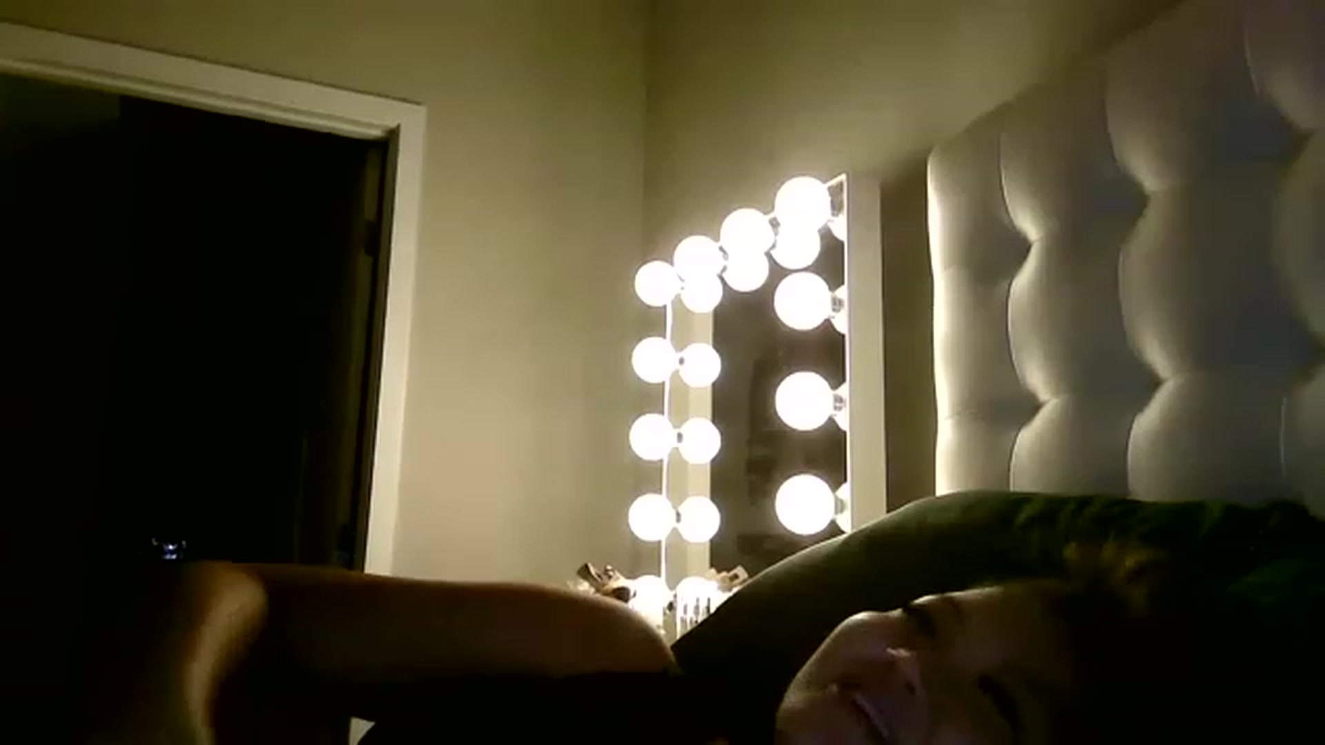 Gallery image thumbnail from MissJaeLee's myfreecams stream on, 05/24/2023, 04:45 image 16 of 20