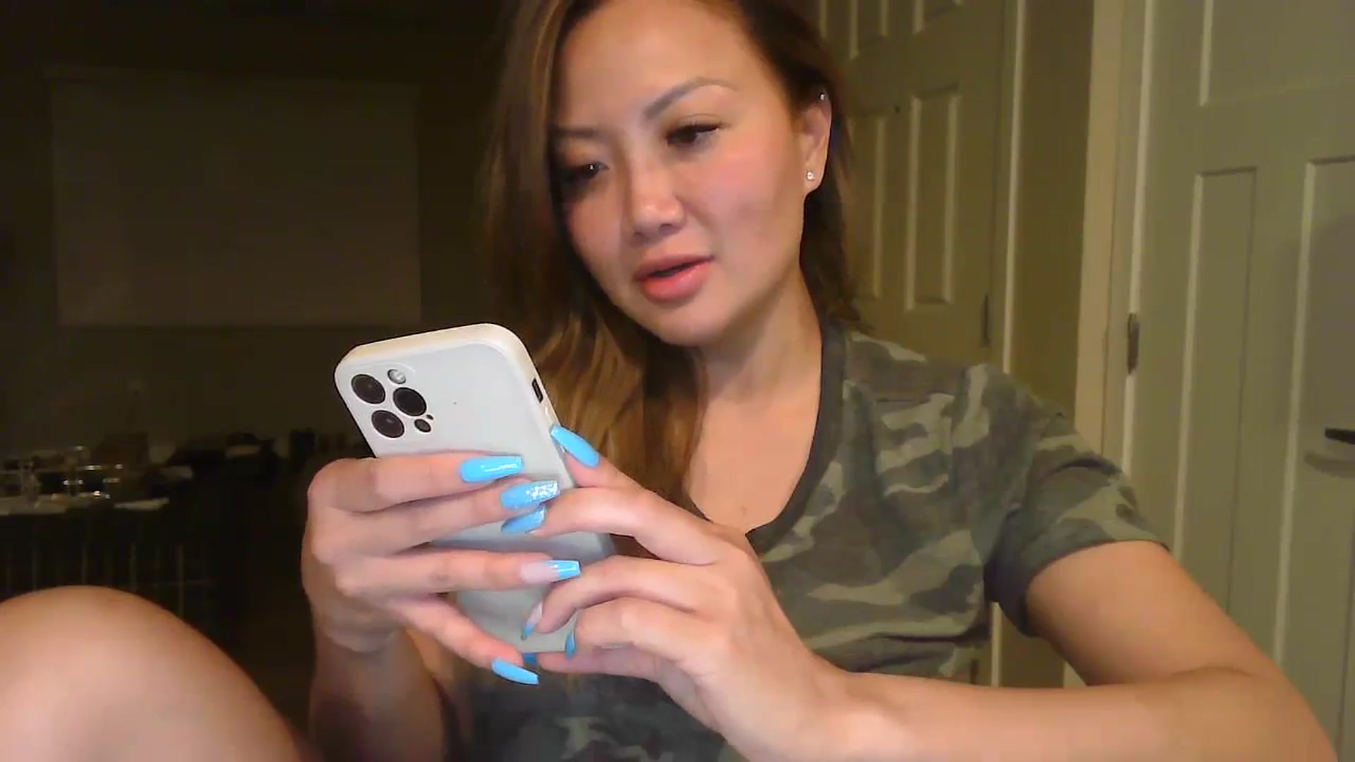 Gallery image thumbnail from MissJaeLee's myfreecams stream on, 06/10/2023, 04:43 image 14 of 20
