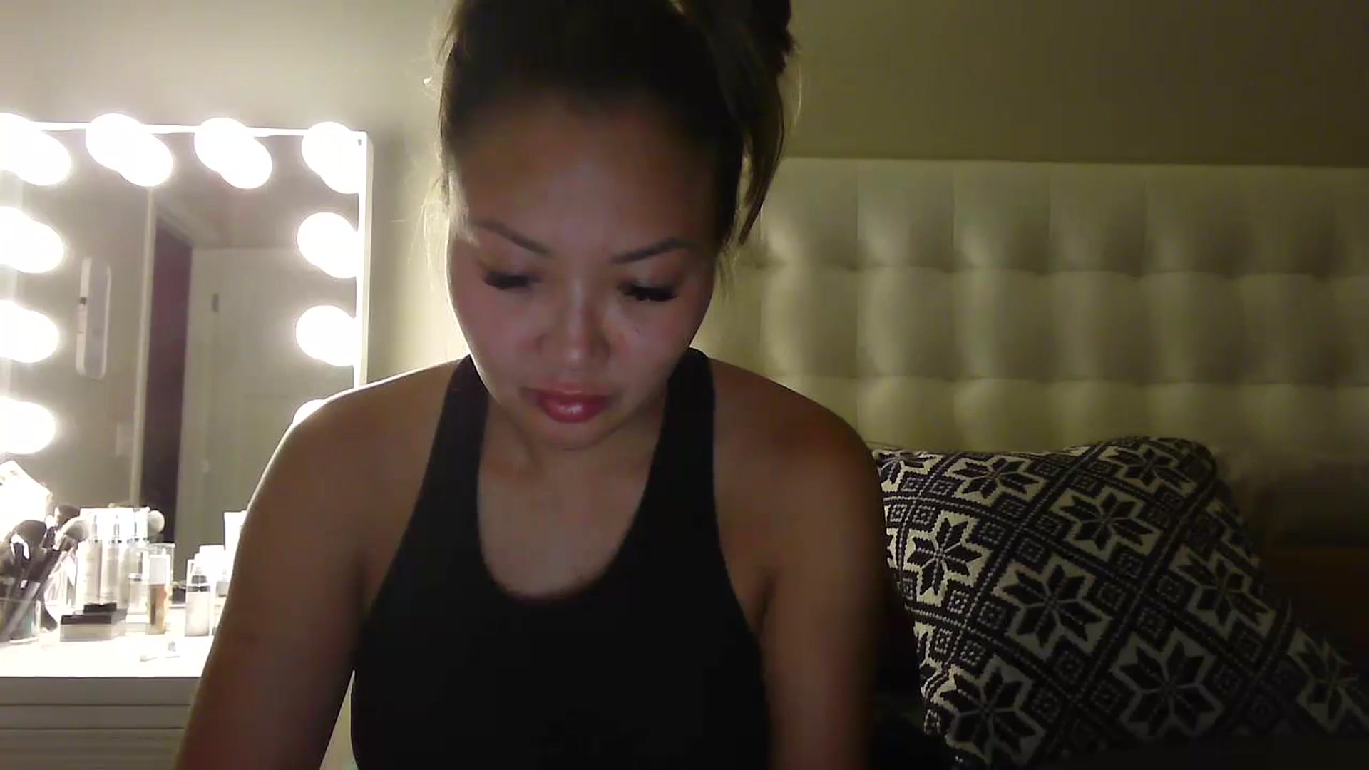 Gallery image thumbnail from MissJaeLee's myfreecams stream on, 07/19/2023, 04:32 image 6 of 20