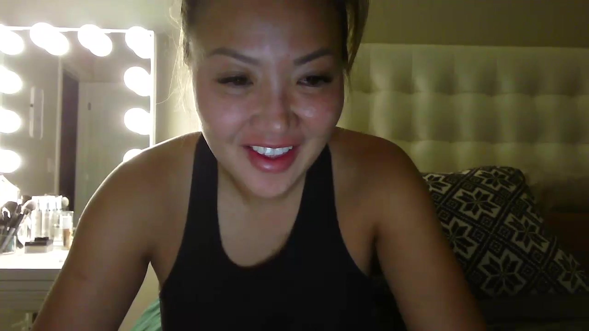 Gallery image thumbnail from MissJaeLee's myfreecams stream on, 07/19/2023, 04:32 image 7 of 20