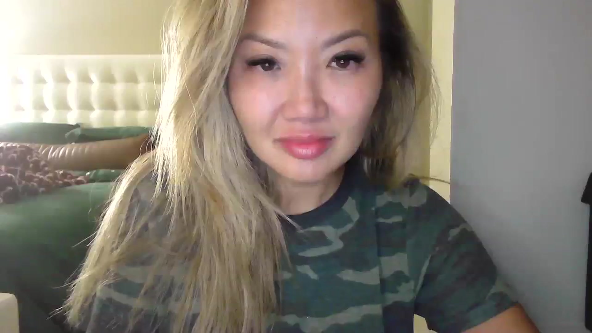 Gallery image thumbnail from MissJaeLee's myfreecams stream on, 08/15/2023, 04:35 image 14 of 20
