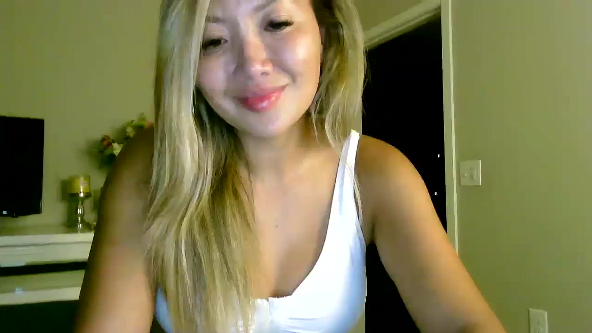 Gallery image thumbnail from MissJaeLee's myfreecams stream on, 08/29/2023, 05:07 image 12 of 20