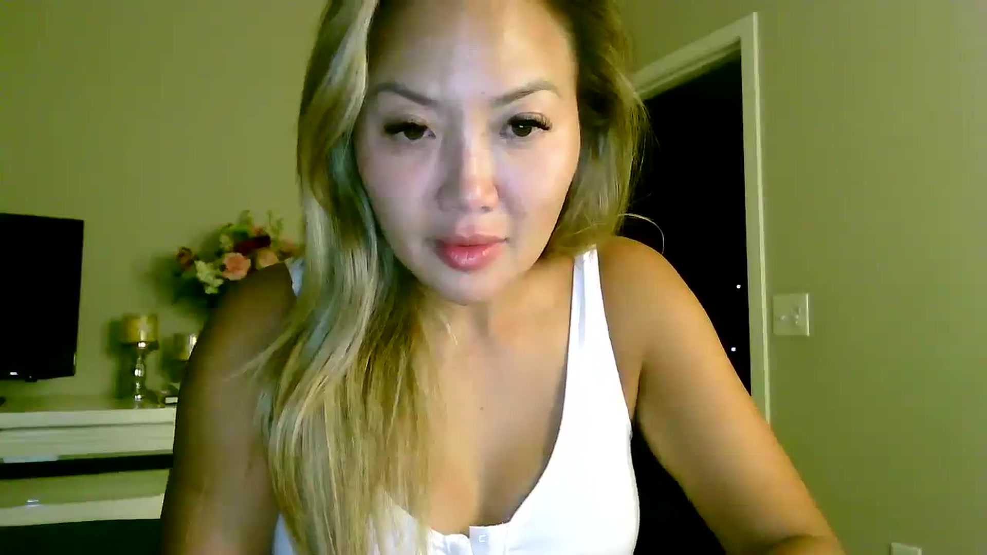 Gallery image thumbnail from MissJaeLee's myfreecams stream on, 08/29/2023, 05:07 image 17 of 20