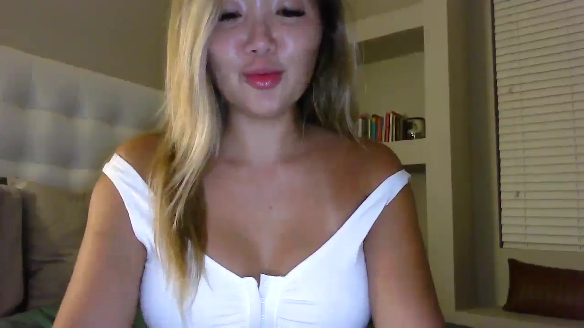 Gallery image thumbnail from MissJaeLee's myfreecams stream on, 08/29/2023, 05:07 image 8 of 20