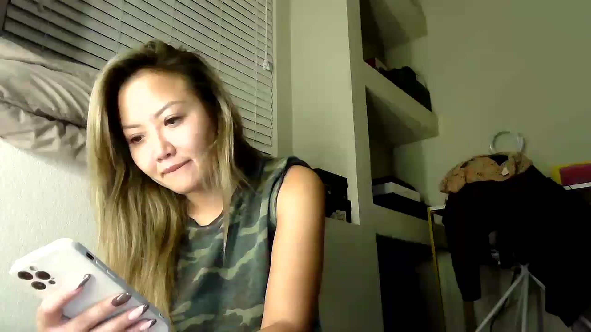 Gallery image thumbnail from MissJaeLee's myfreecams stream on, 10/18/2023, 04:33 image 14 of 20