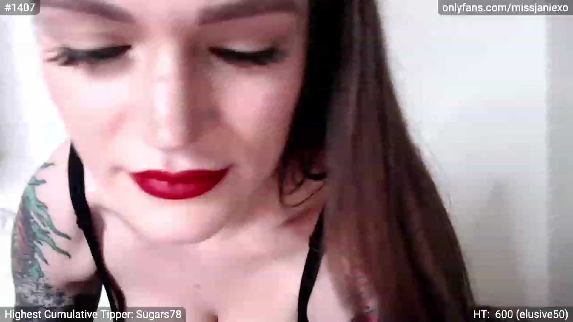 Gallery image thumbnail from MissJanieee's myfreecams stream on, 12/19/2022, 05:36 image 4 of 20