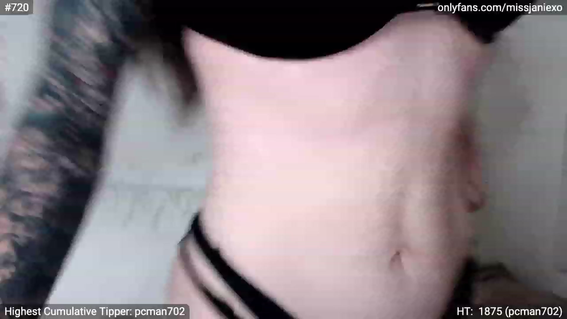 Gallery image thumbnail from MissJanieee's myfreecams stream on, 12/24/2022, 24:39 image 19 of 20