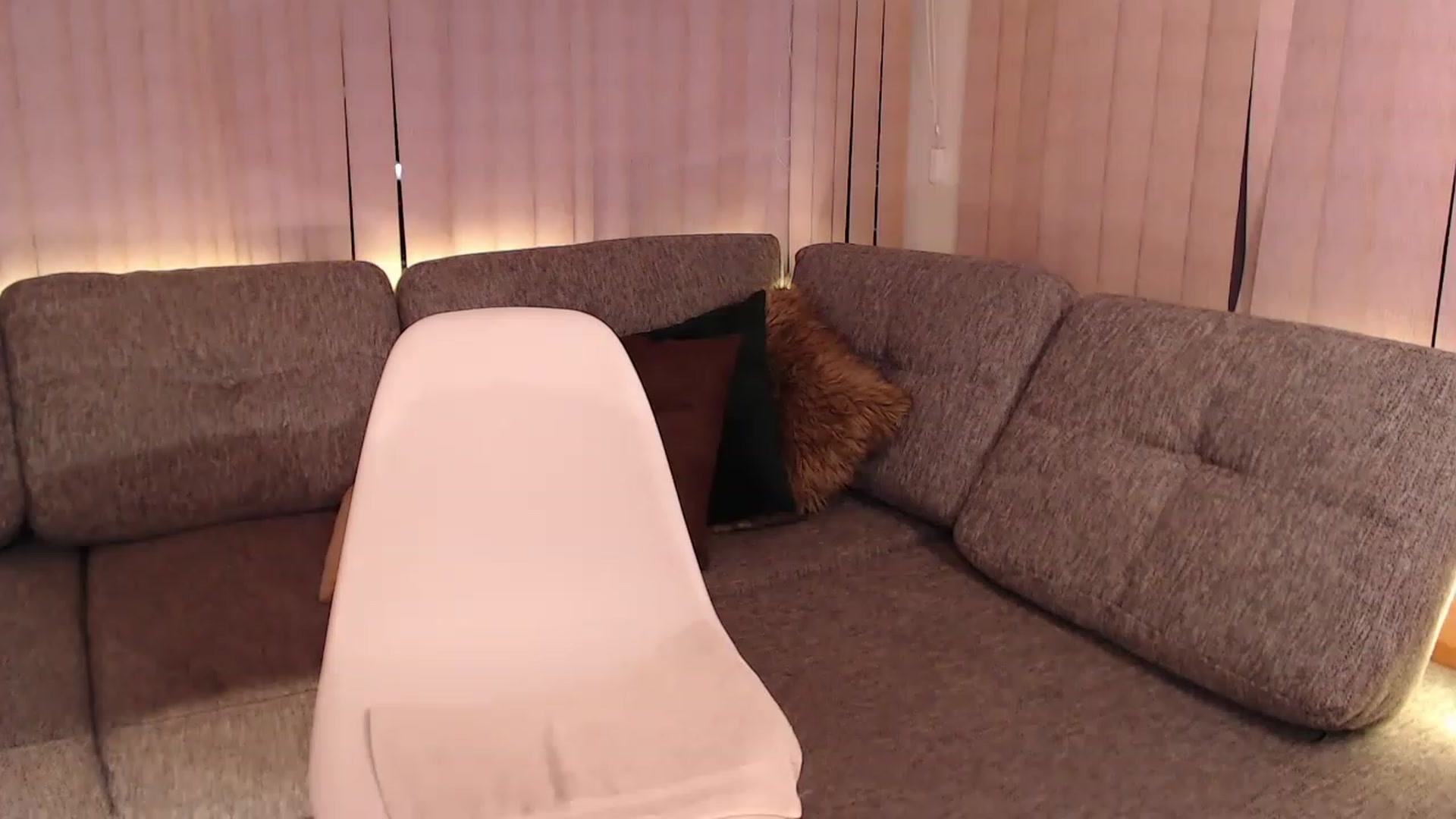 Gallery image thumbnail from MissJaramillo's myfreecams stream on, 12/20/2022, 02:53 image 6 of 20