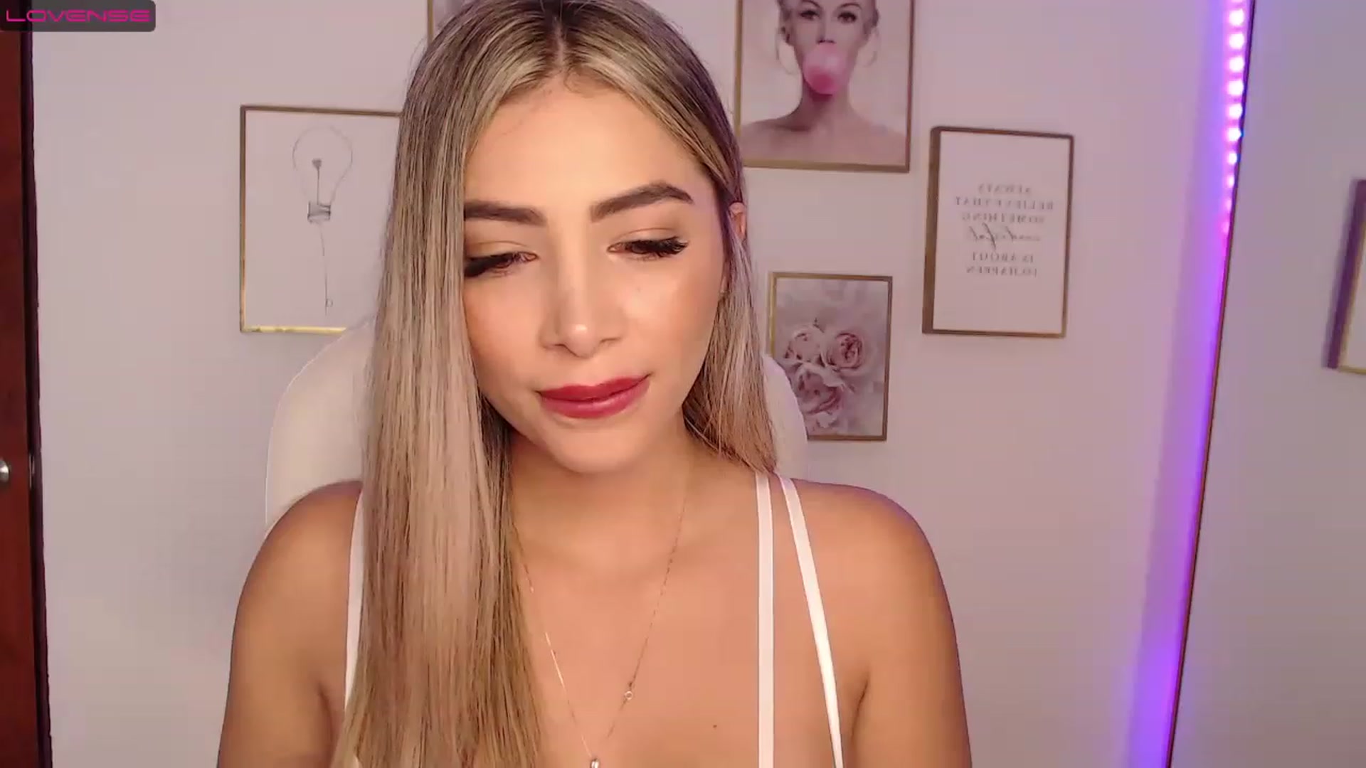 Gallery image thumbnail from MissJaramillo's myfreecams stream on, 03/15/2023, 01:14 image 2 of 20