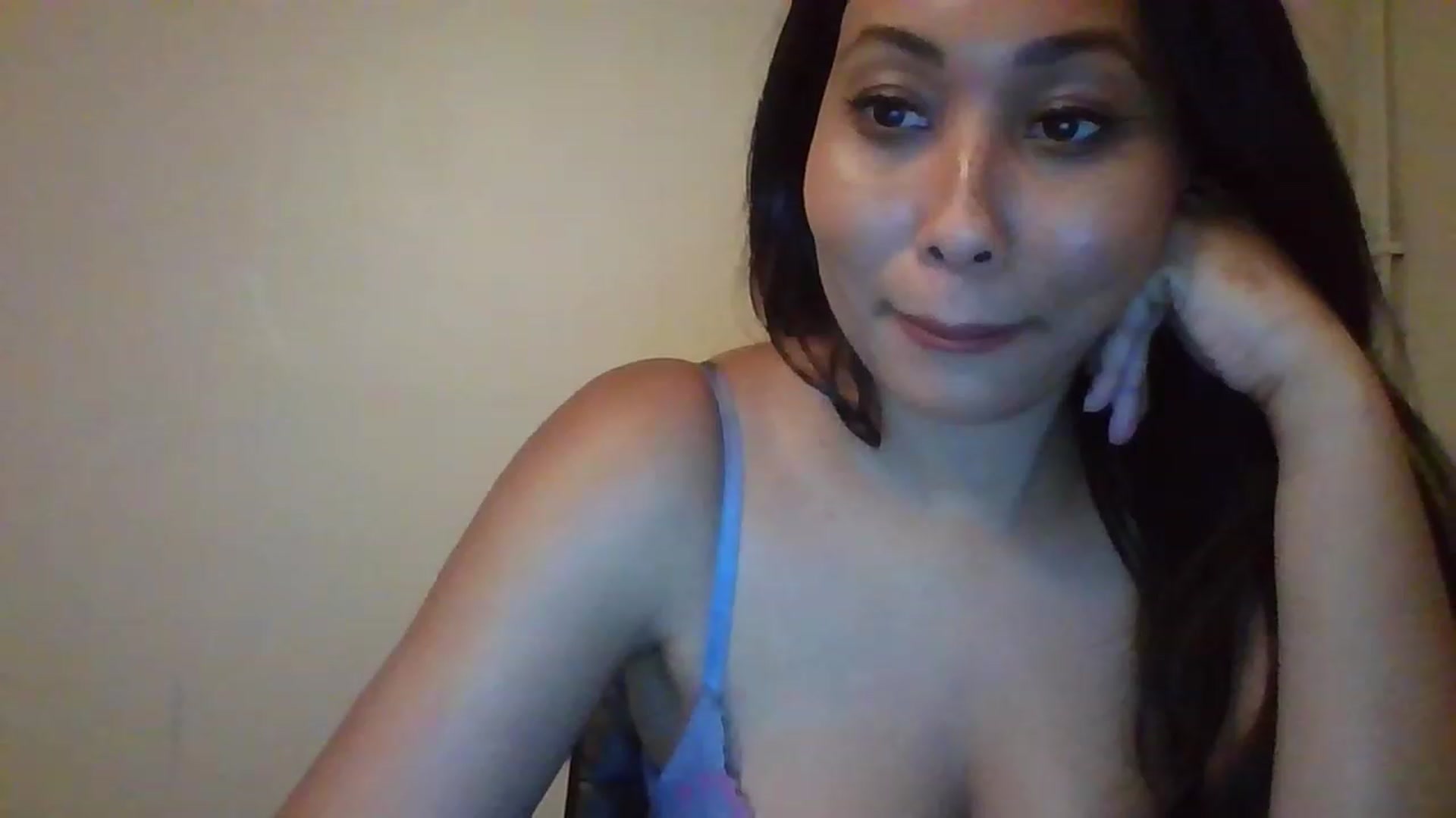 Gallery image thumbnail from MissJasmineUK's myfreecams stream on, 12/20/2022, 21:23 image 15 of 20