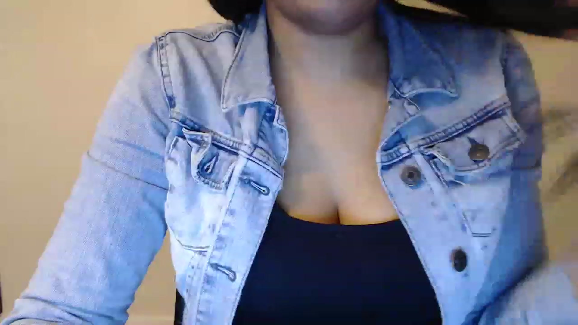 Gallery image thumbnail from MissJasmineUK's myfreecams stream on, 12/24/2022, 22:03 image 2 of 20