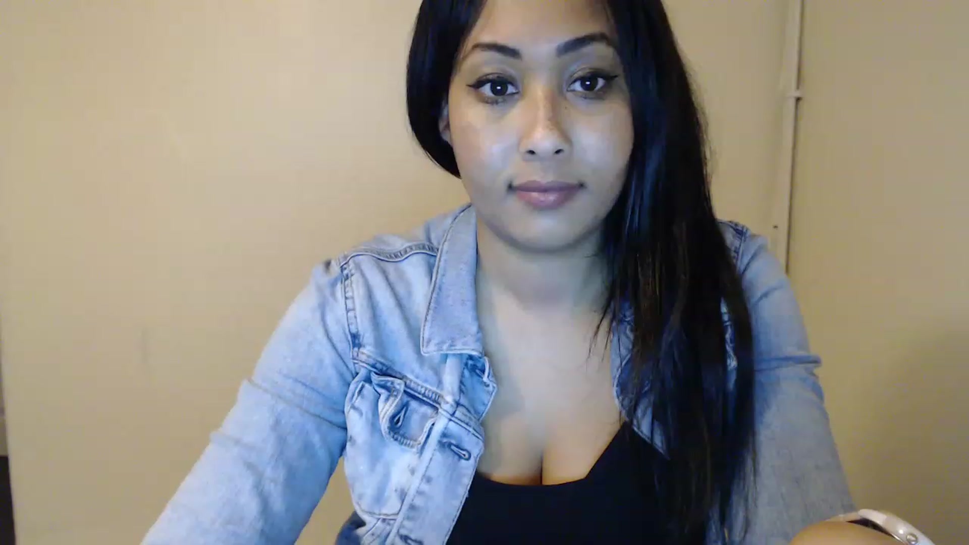 Gallery image thumbnail from MissJasmineUK's myfreecams stream on, 12/24/2022, 22:03 image 20 of 20
