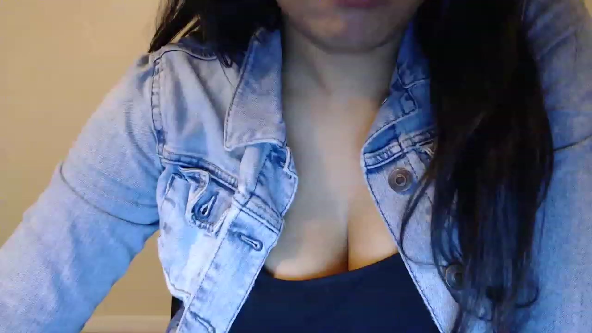Gallery image thumbnail from MissJasmineUK's myfreecams stream on, 12/24/2022, 22:03 image 7 of 20