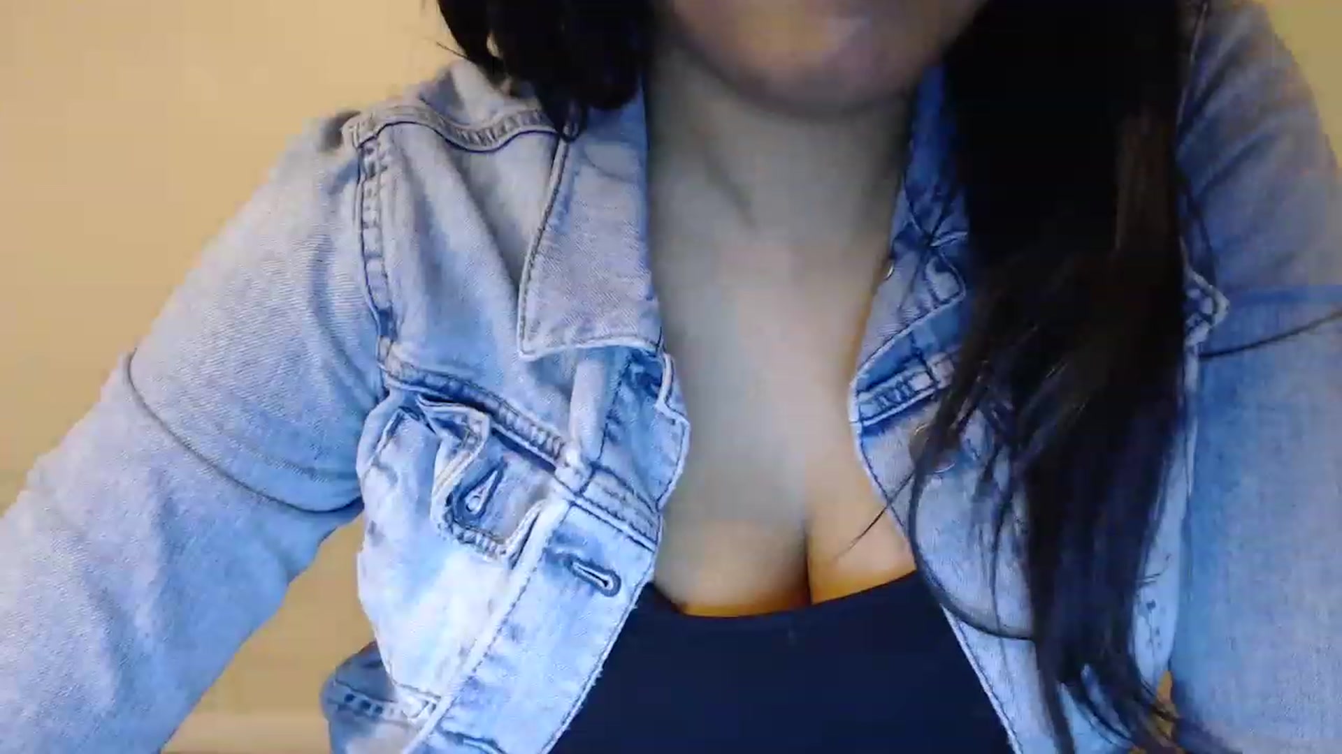 Gallery image thumbnail from MissJasmineUK's myfreecams stream on, 12/24/2022, 22:03 image 3 of 20