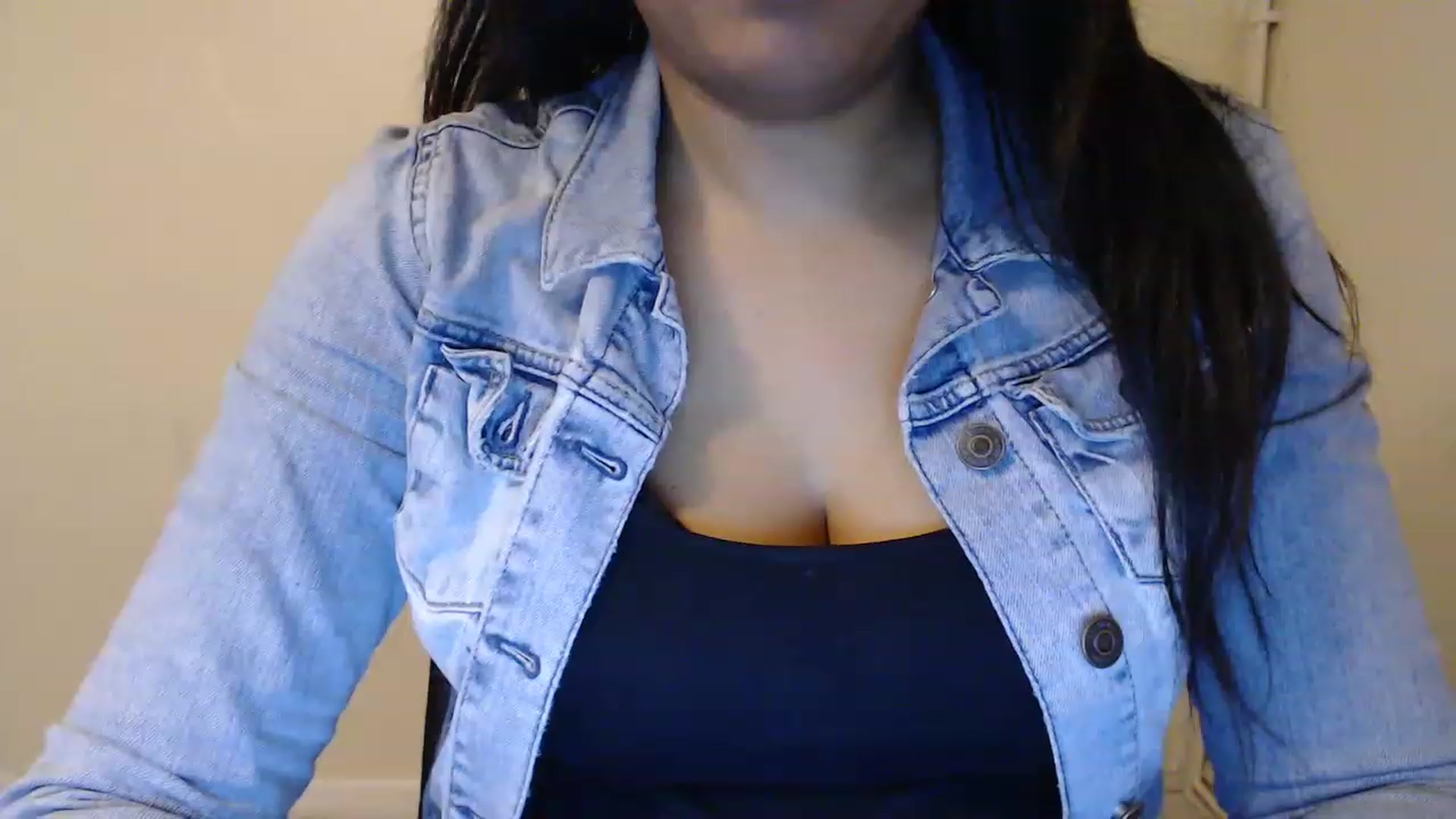 Gallery image thumbnail from MissJasmineUK's myfreecams stream on, 12/24/2022, 22:03 image 6 of 20