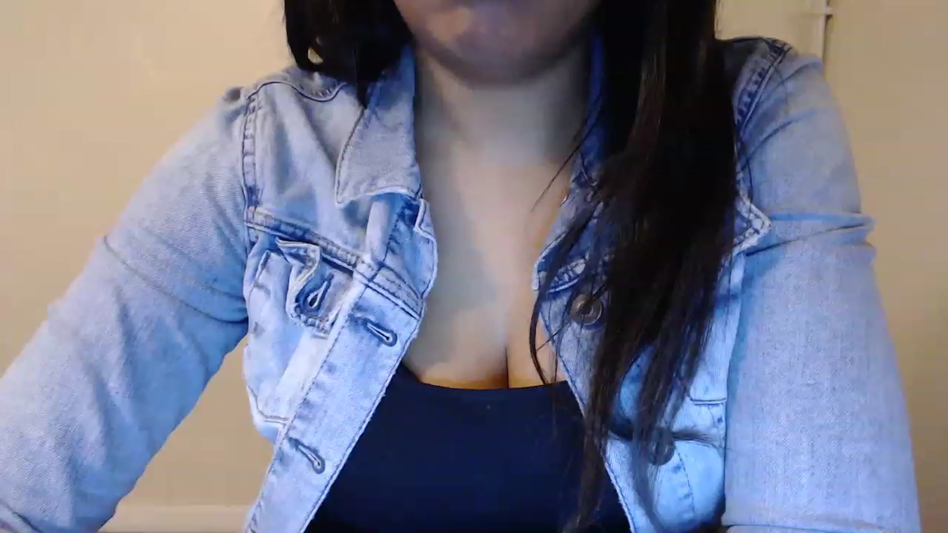 Gallery image thumbnail from MissJasmineUK's myfreecams stream on, 12/24/2022, 22:03 image 4 of 20