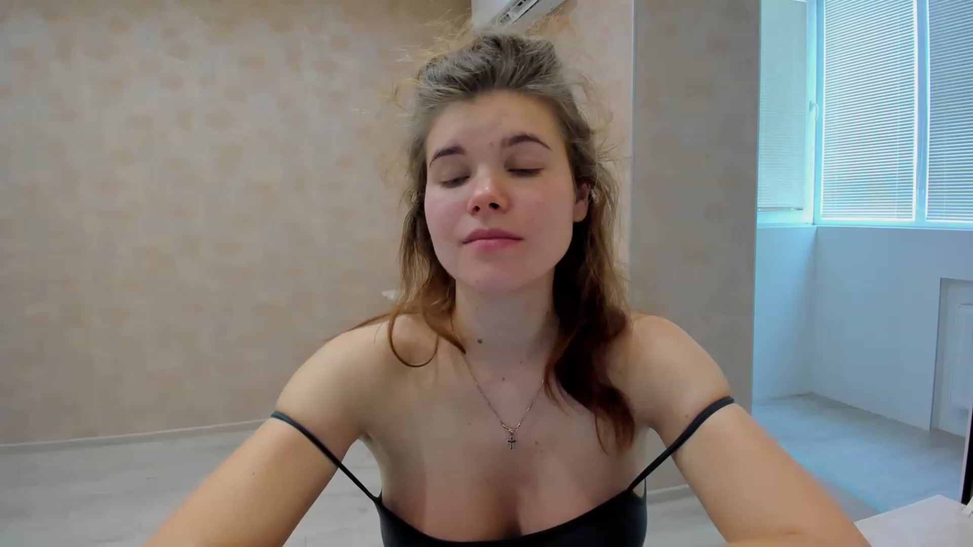 Gallery image thumbnail from MissJeanne's myfreecams stream on, 12/15/2022, 11:14 image 20 of 20