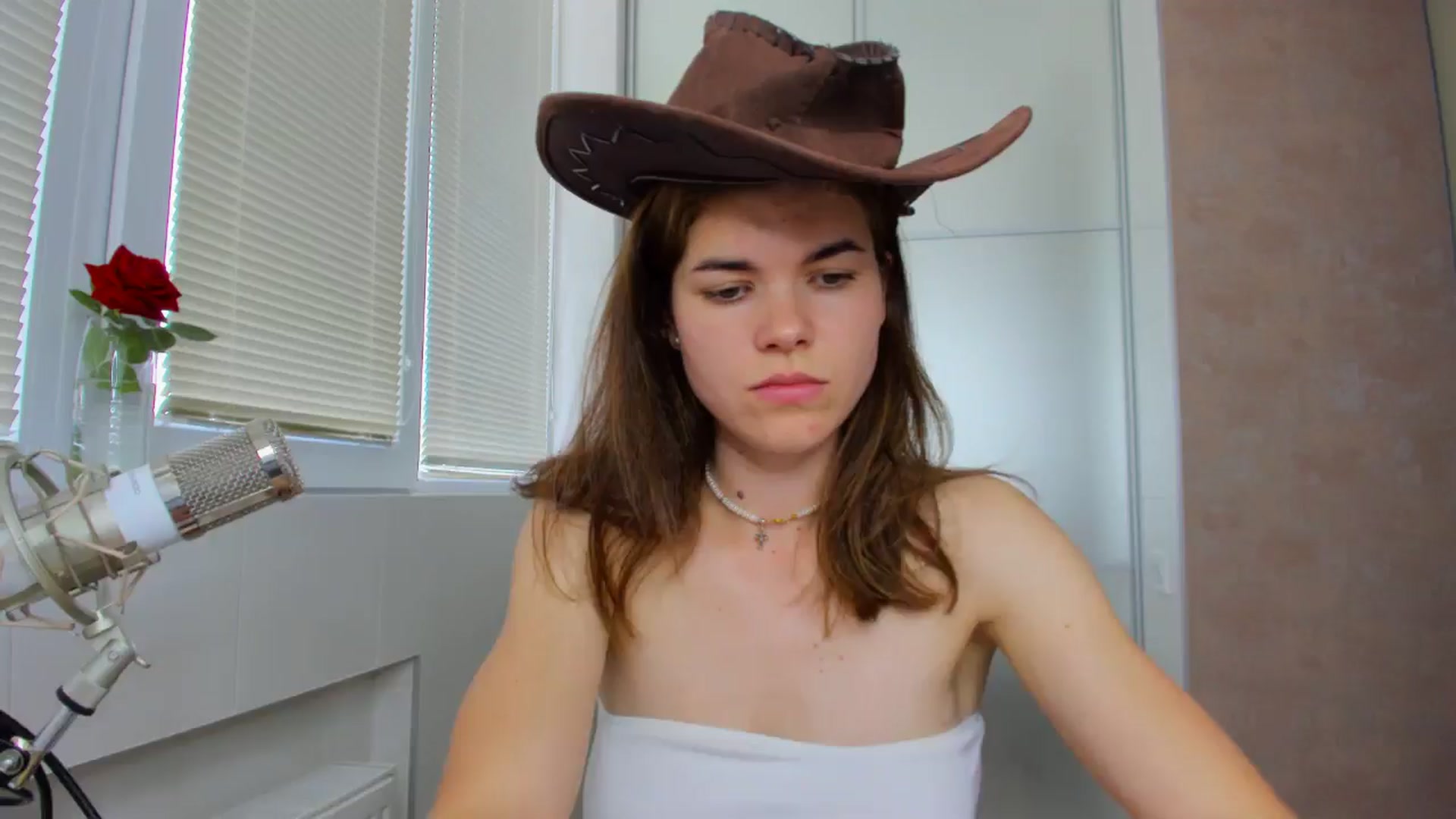 Gallery image thumbnail from MissJeanne's myfreecams stream on, 05/21/2024, 11:55 image 1 of 20