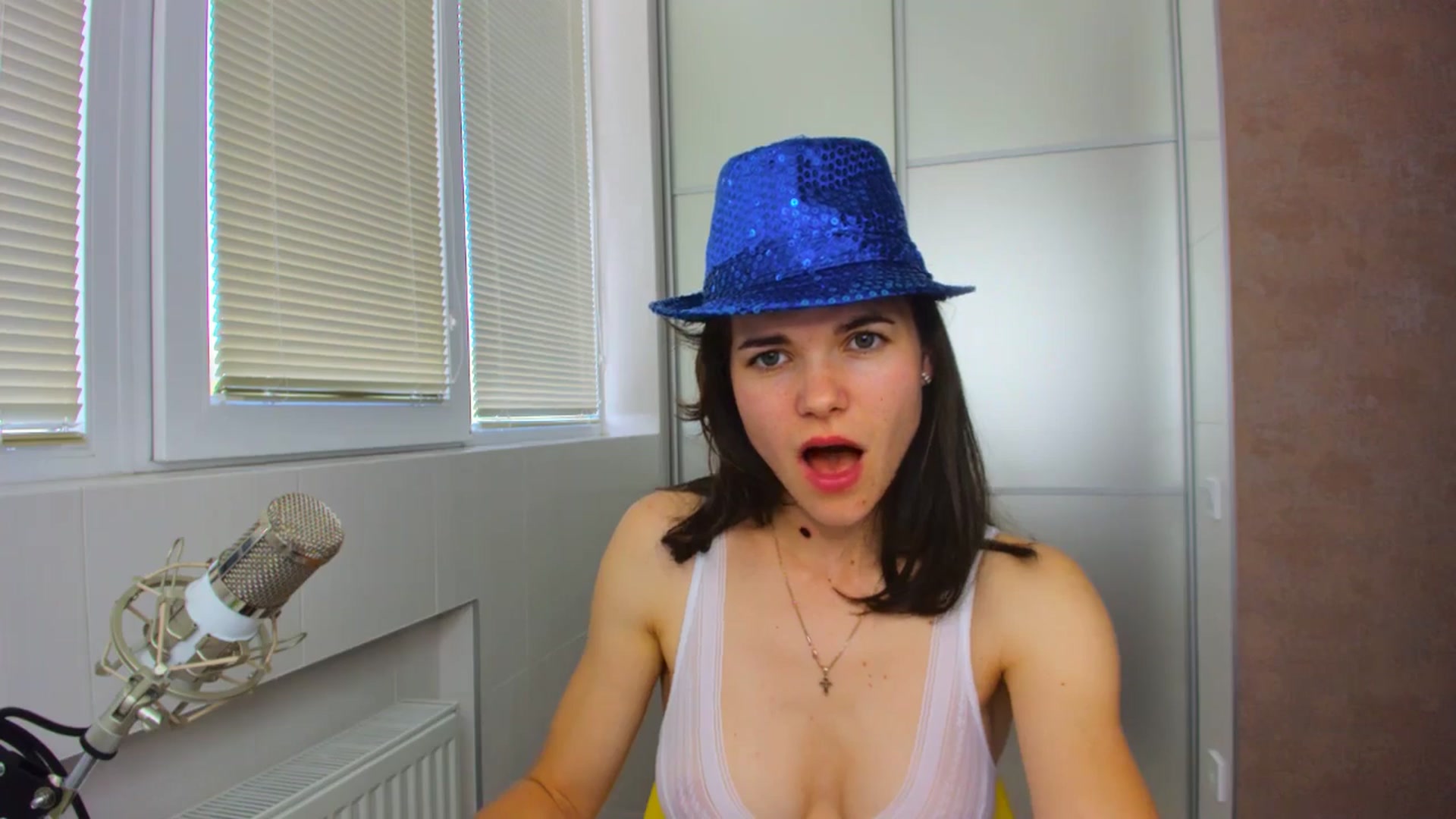 Gallery image thumbnail from MissJeanne's myfreecams stream on, 06/05/2024, 14:14 image 7 of 20