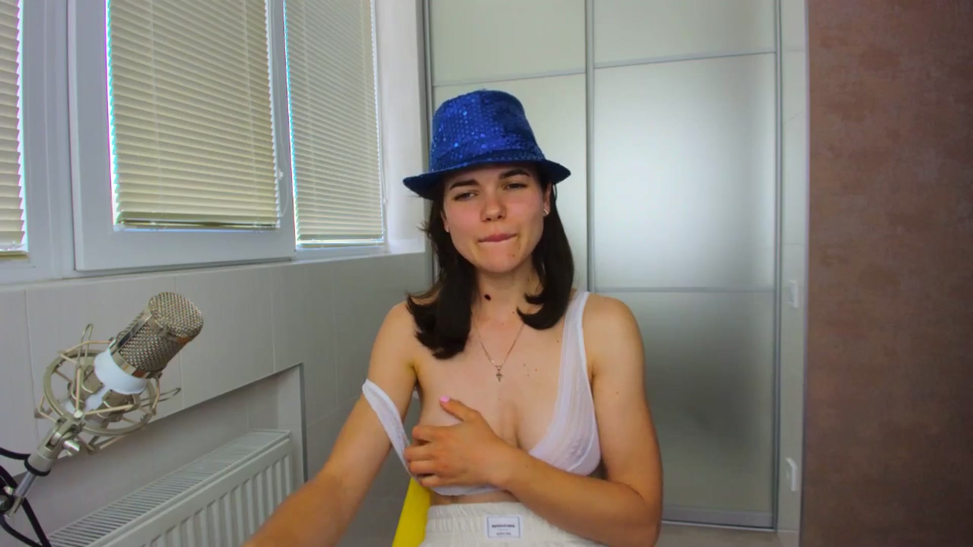 Gallery image thumbnail from MissJeanne's myfreecams stream on, 06/05/2024, 14:14 image 14 of 20