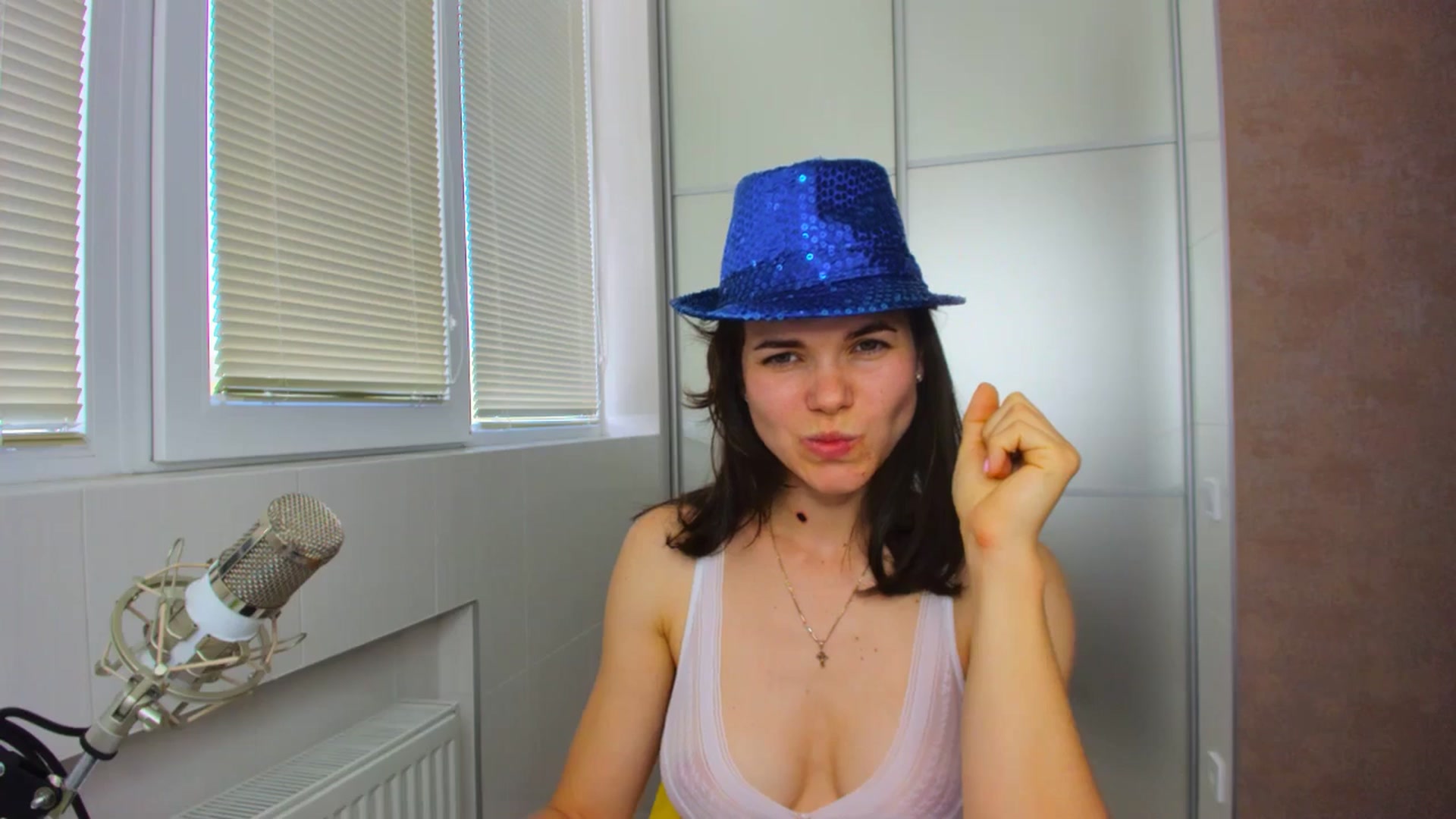 Gallery image thumbnail from MissJeanne's myfreecams stream on, 06/05/2024, 14:14 image 8 of 20