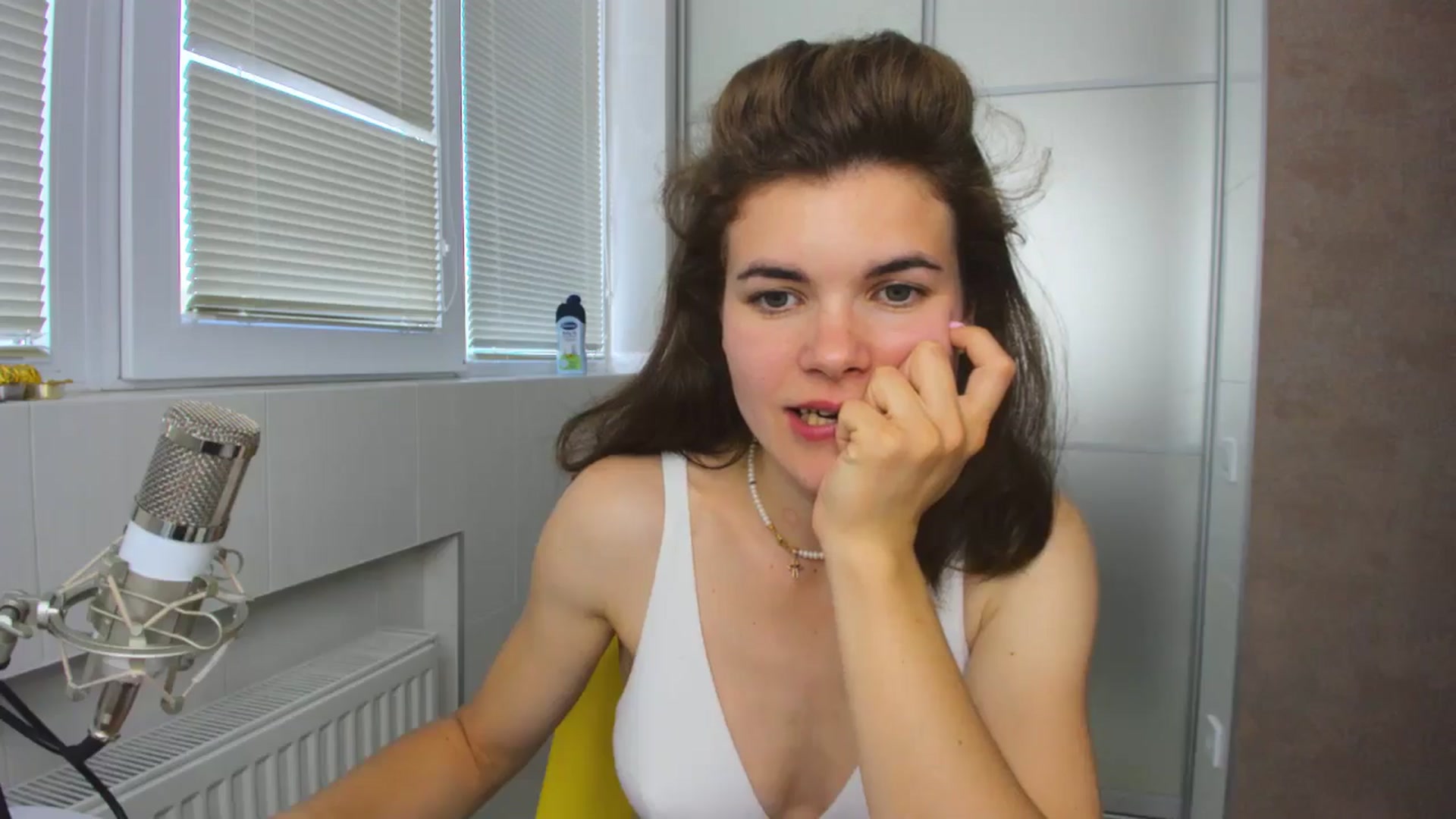 Gallery image thumbnail from MissJeanne's myfreecams stream on, 06/19/2024, 14:43 image 13 of 20