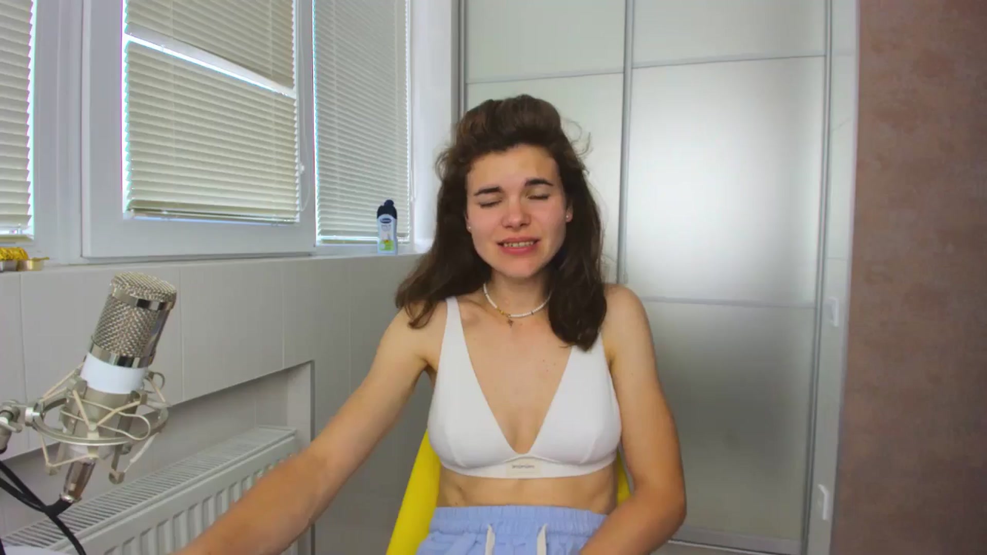 Gallery image thumbnail from MissJeanne's myfreecams stream on, 06/19/2024, 14:43 image 14 of 20